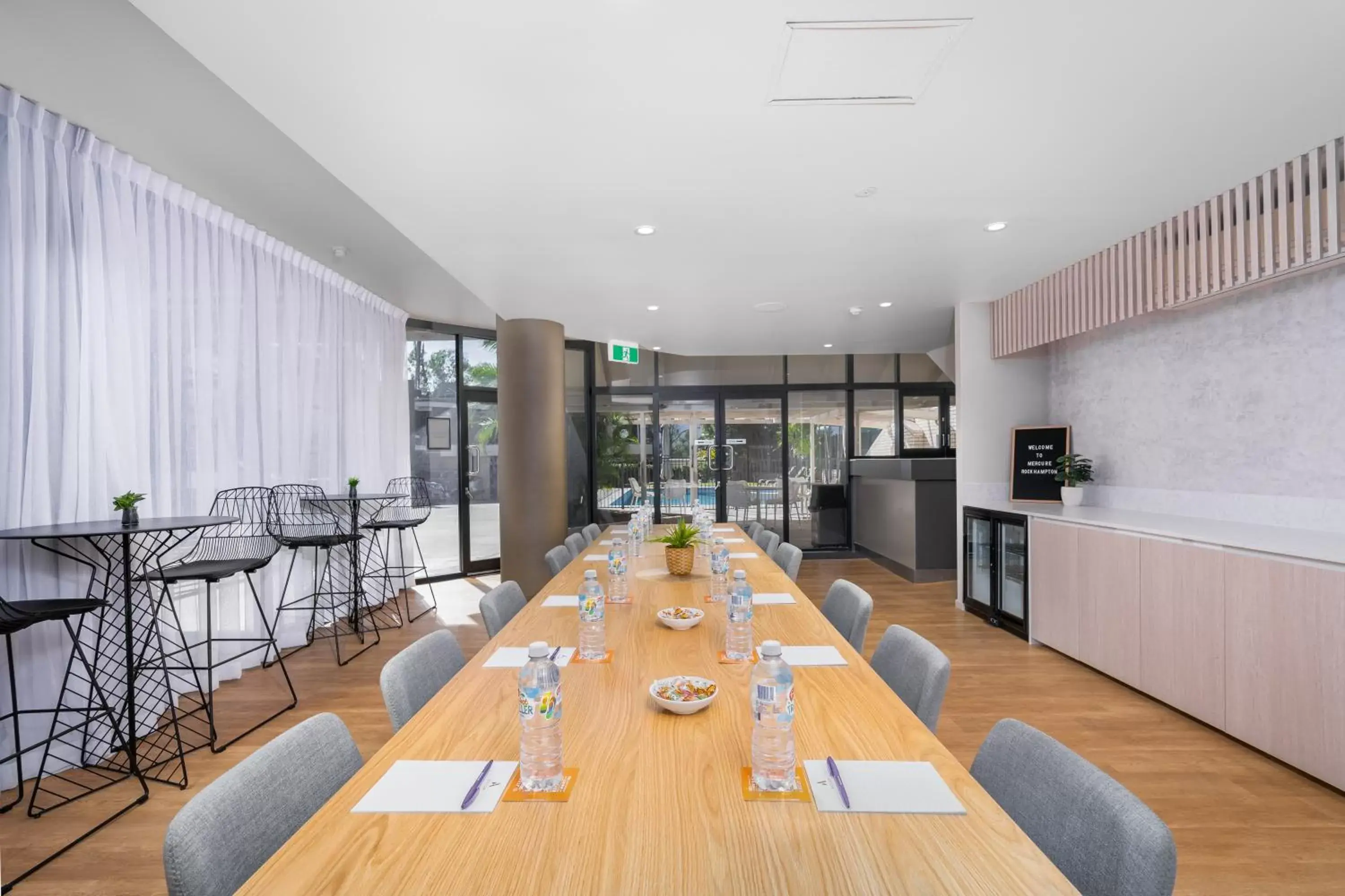 Meeting/conference room, Restaurant/Places to Eat in Mercure Rockhampton