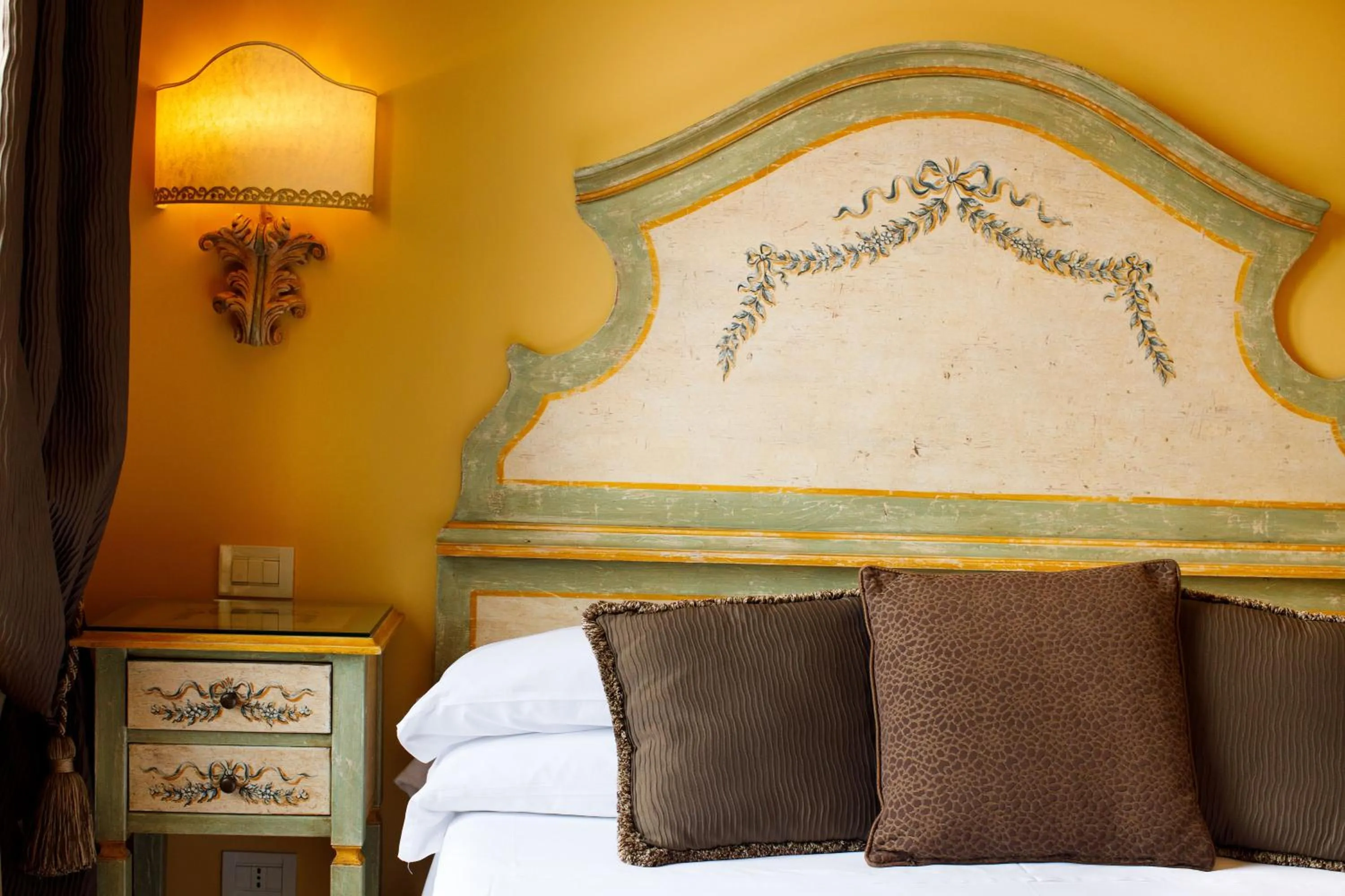 Bed in Hotel Palazzo Guardati