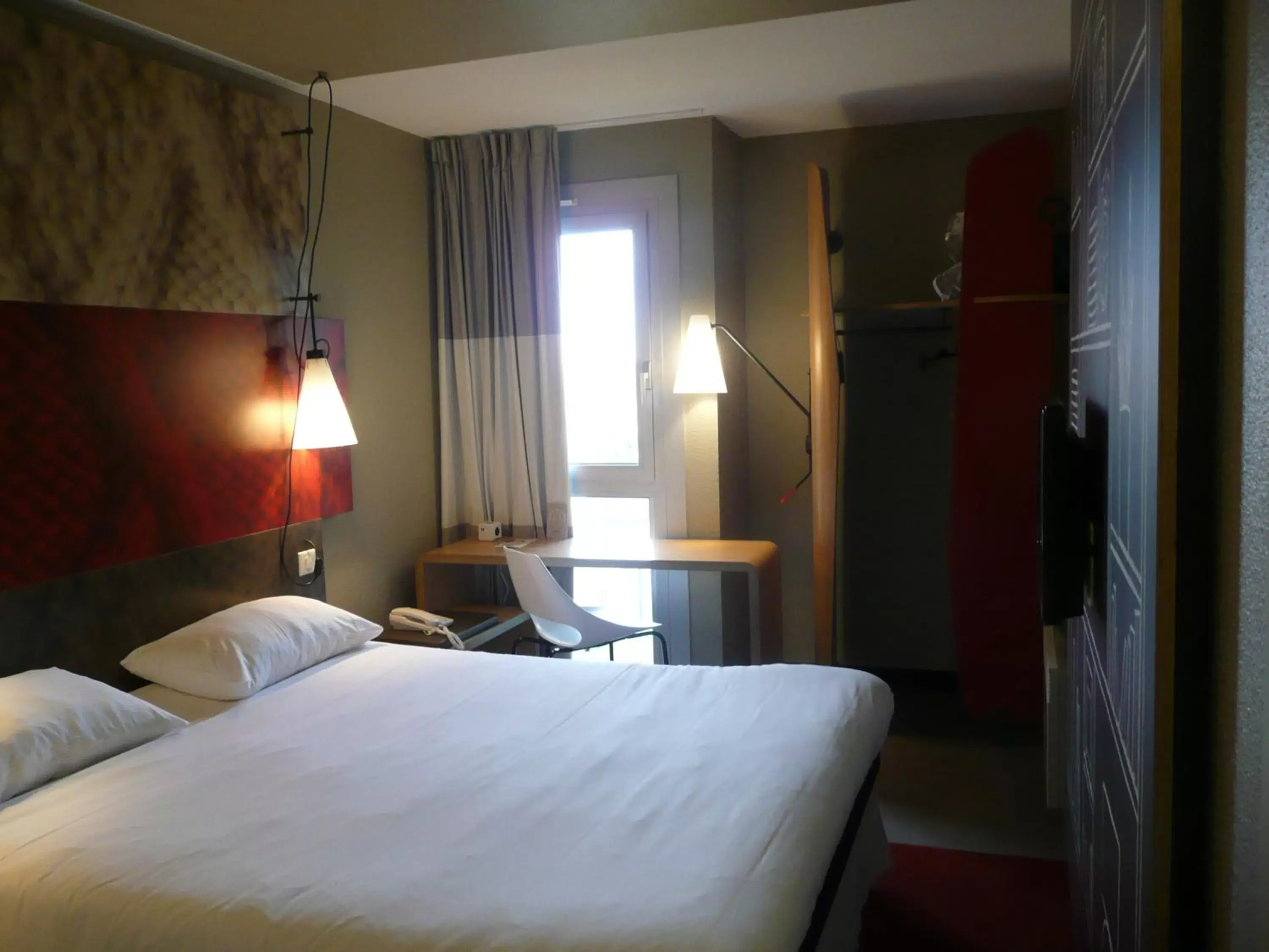 Bedroom, Bed in ibis Saint Brieuc Yffiniac