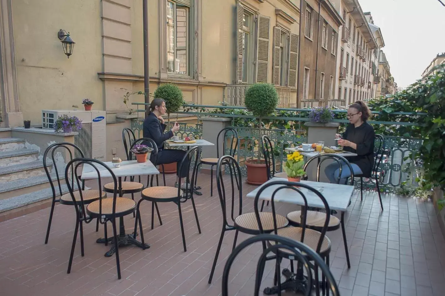 Balcony/Terrace, Restaurant/Places to Eat in Hotel Torino Porta Susa