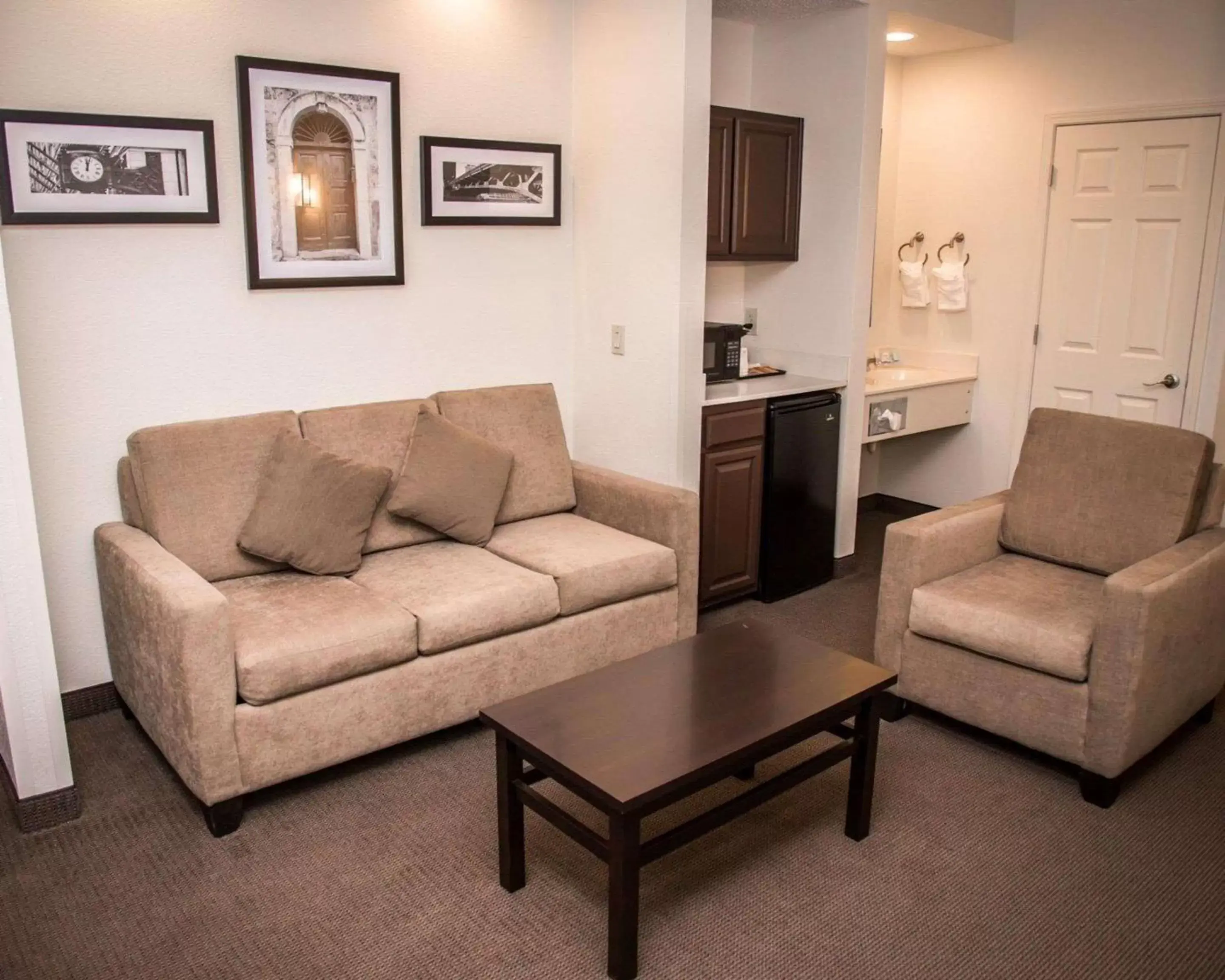 Photo of the whole room, Seating Area in Sleep Inn & Suites at Concord Mills