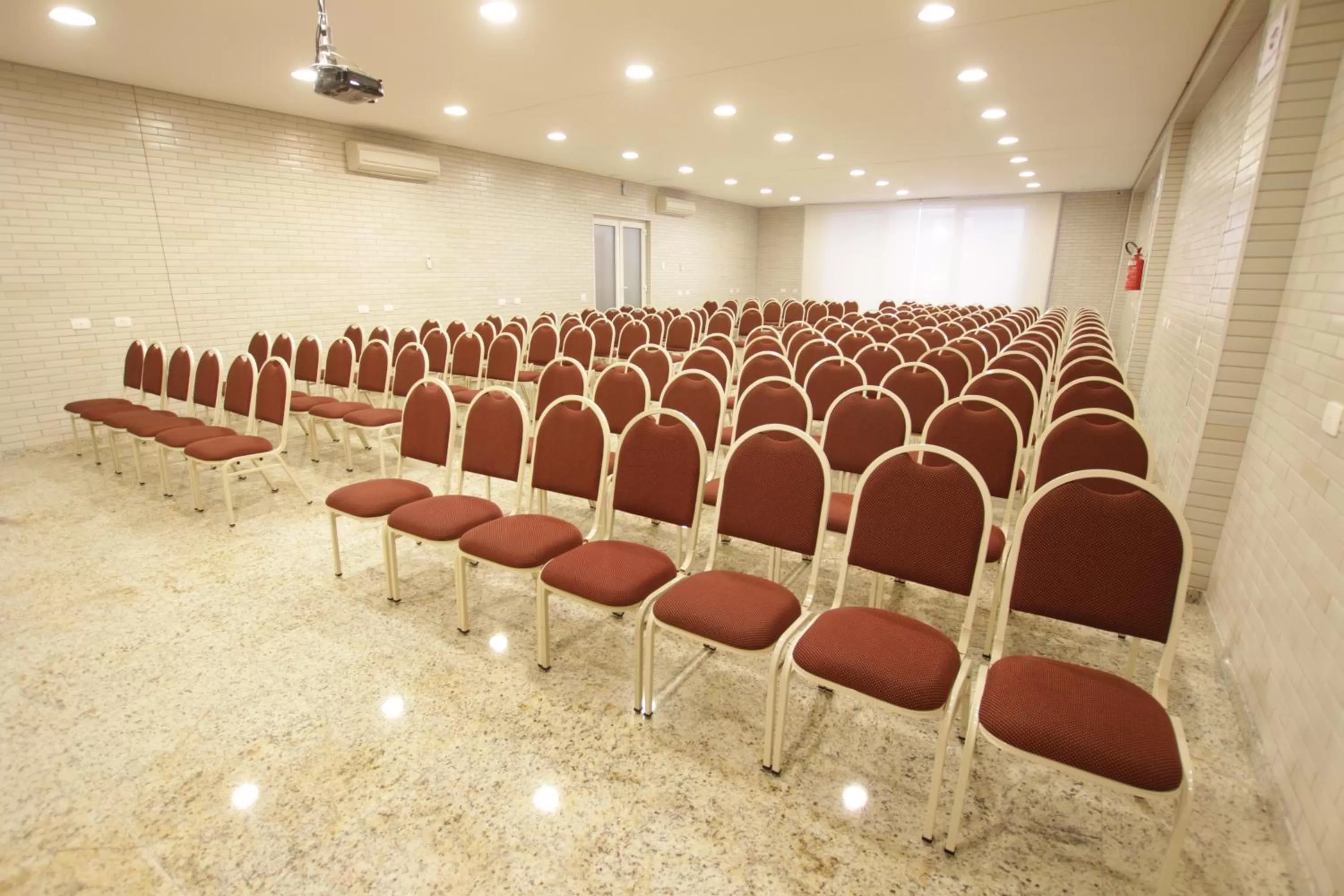 Meeting/conference room in Hotel Confiance Centro Cívico