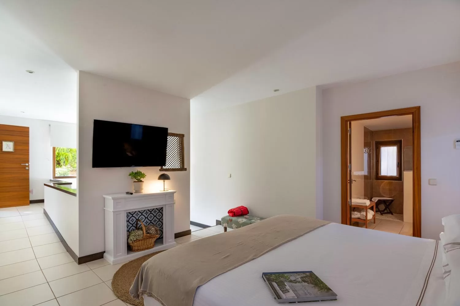 Photo of the whole room, TV/Entertainment Center in Molino de Alcuneza Relais & Châteaux