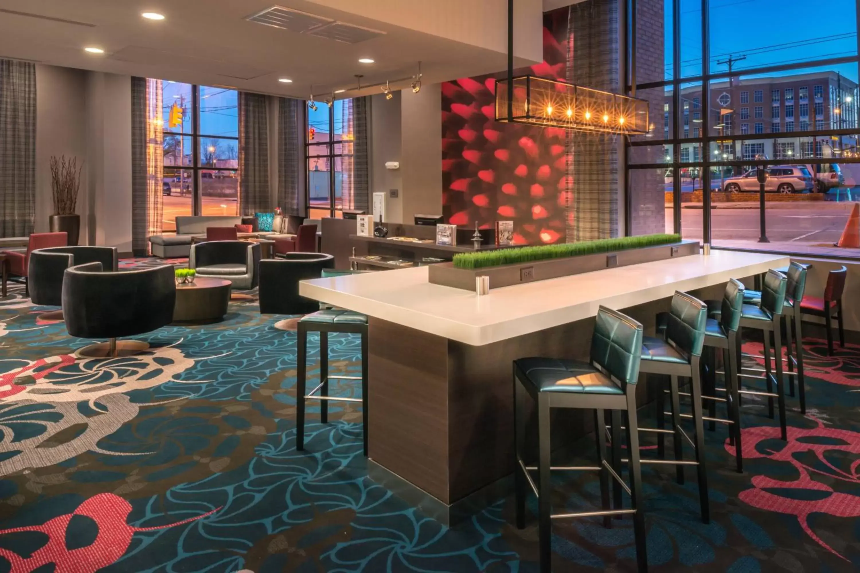 Lobby or reception, Lounge/Bar in Courtyard by Marriott Wilmington Downtown/Historic District