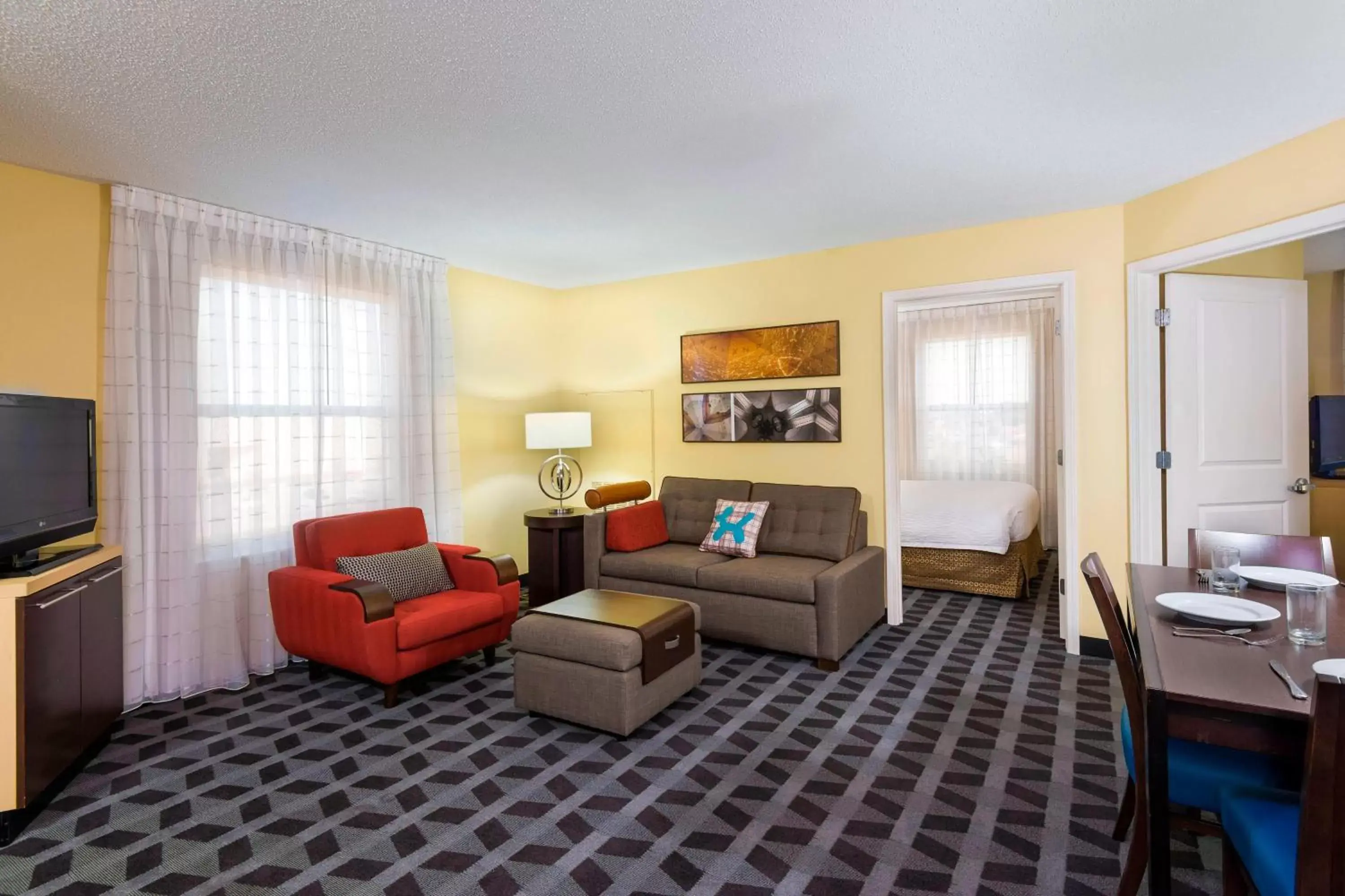 Living room, Seating Area in TownePlace Suites Pensacola