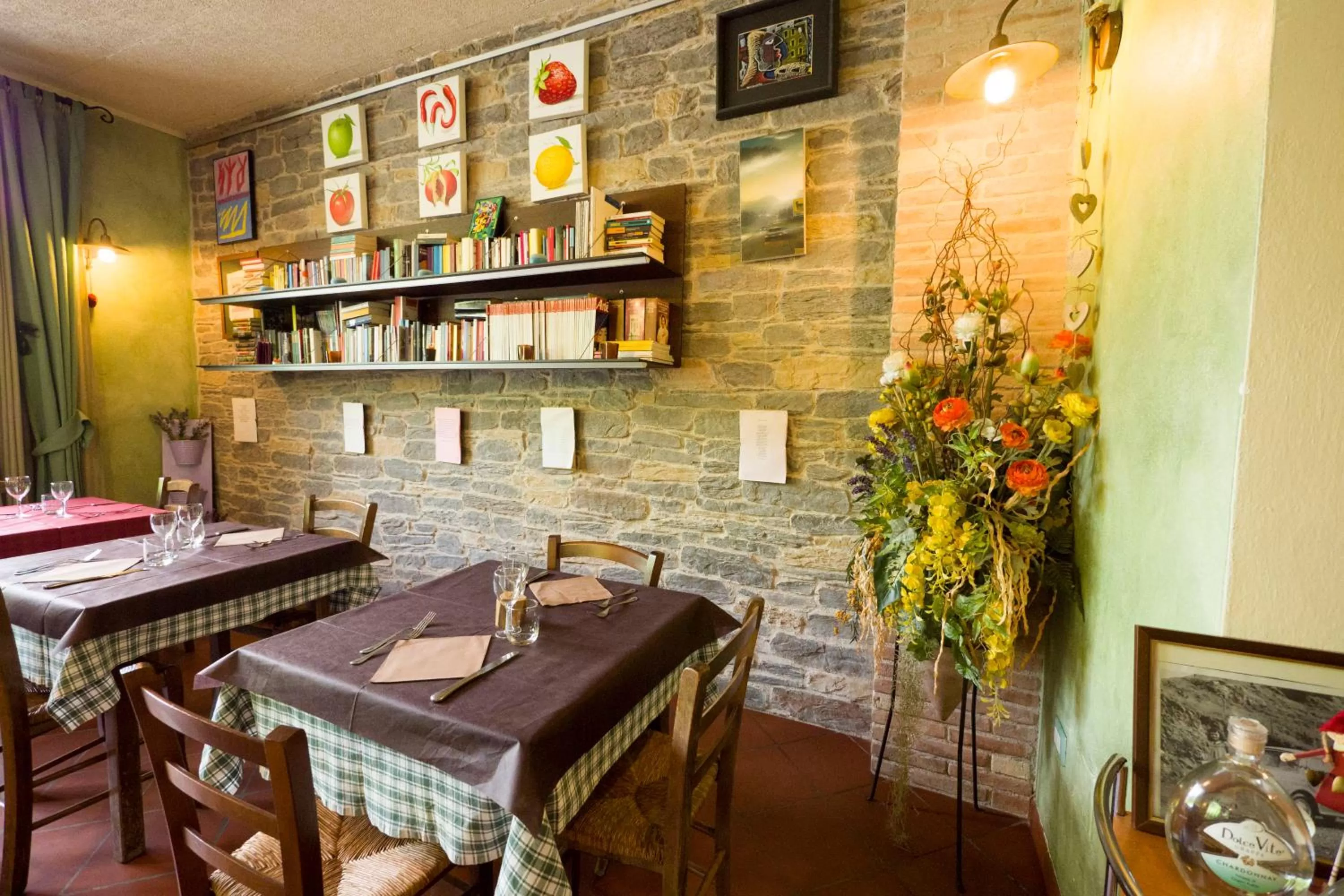 Restaurant/places to eat in Albergo Il Sicomoro