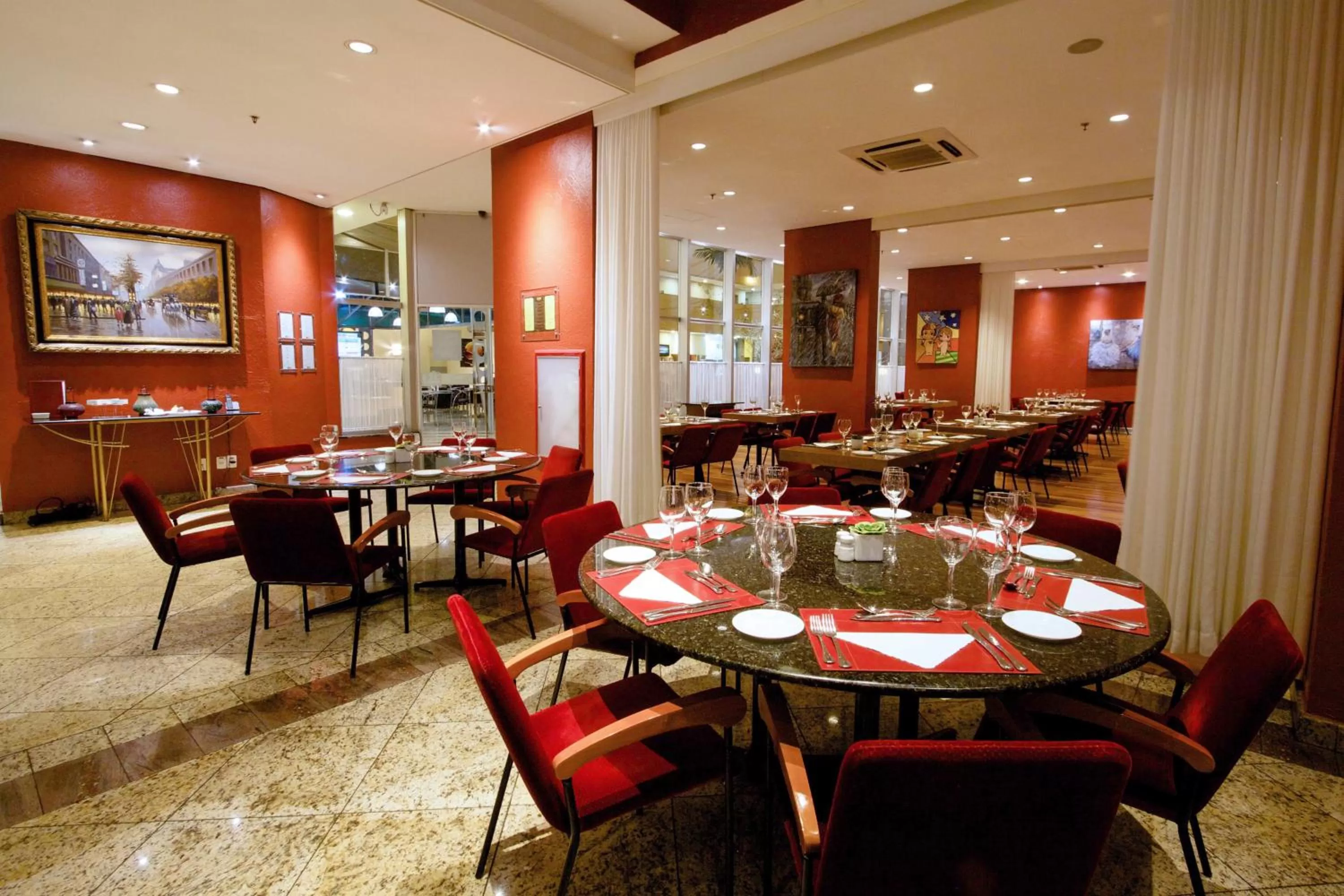 Restaurant/Places to Eat in Bristol International Guarulhos