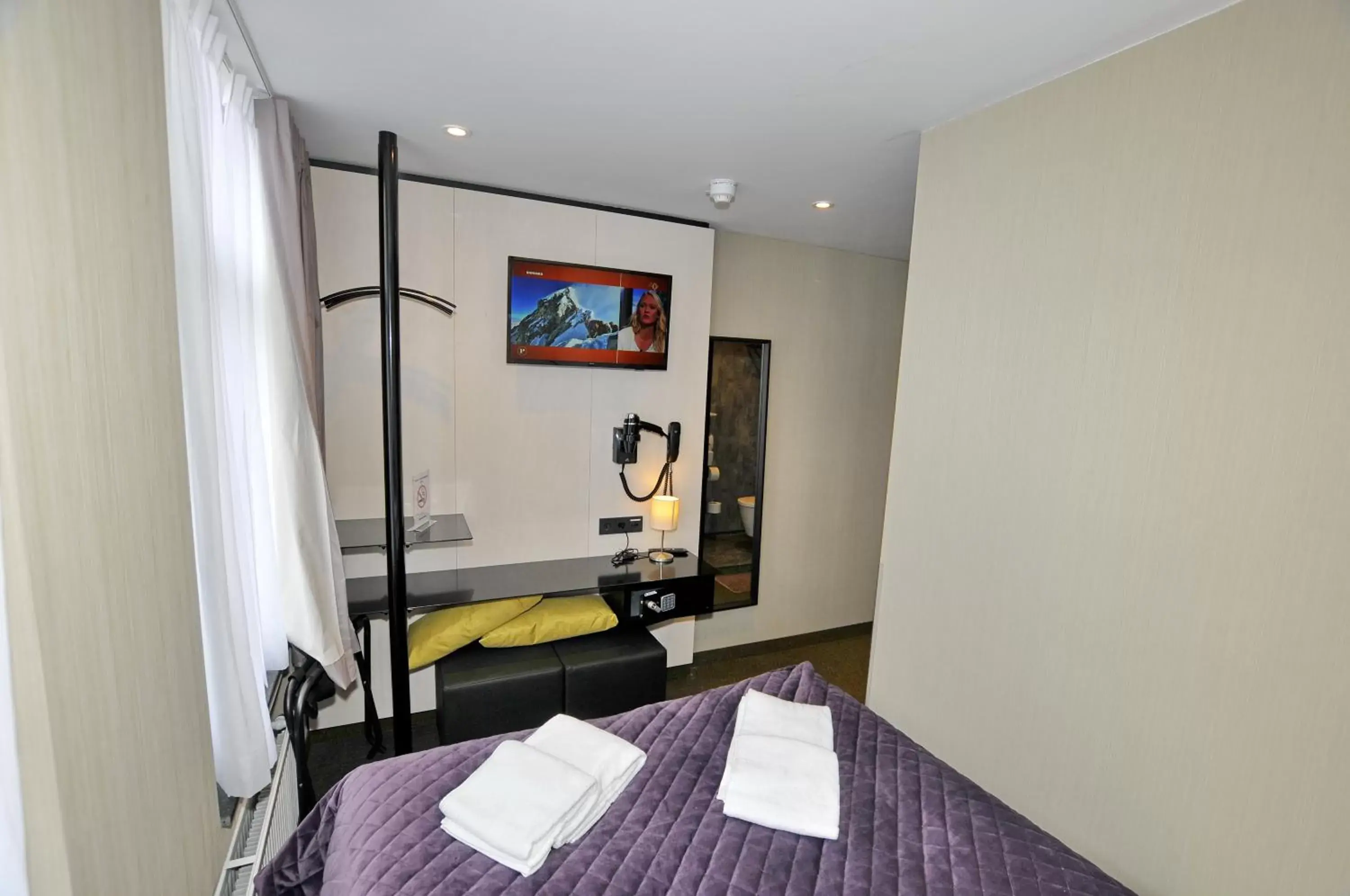 Bed in Cityview Hotel