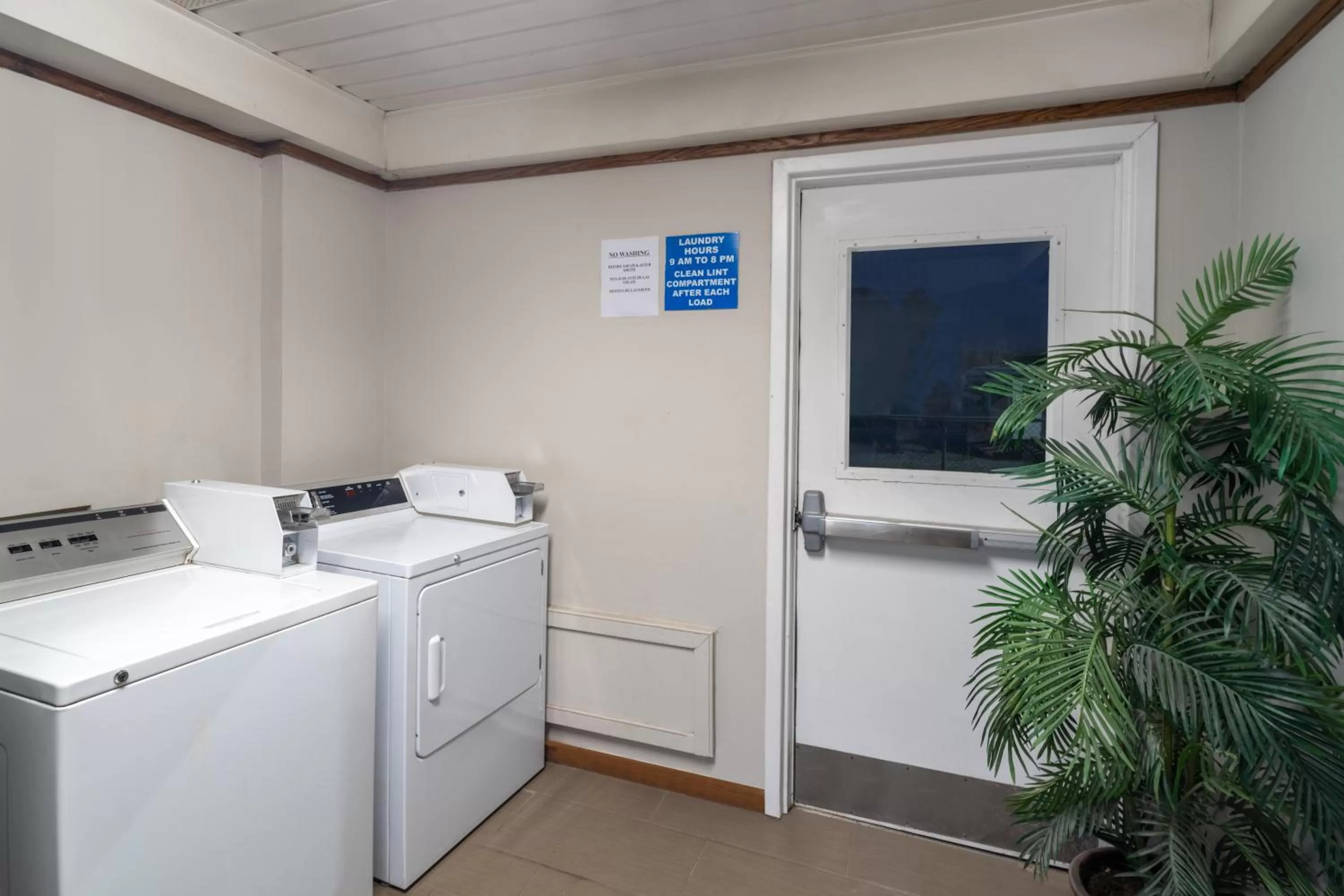 laundry in Microtel Inn & Suites by Wyndham Savannah/Pooler