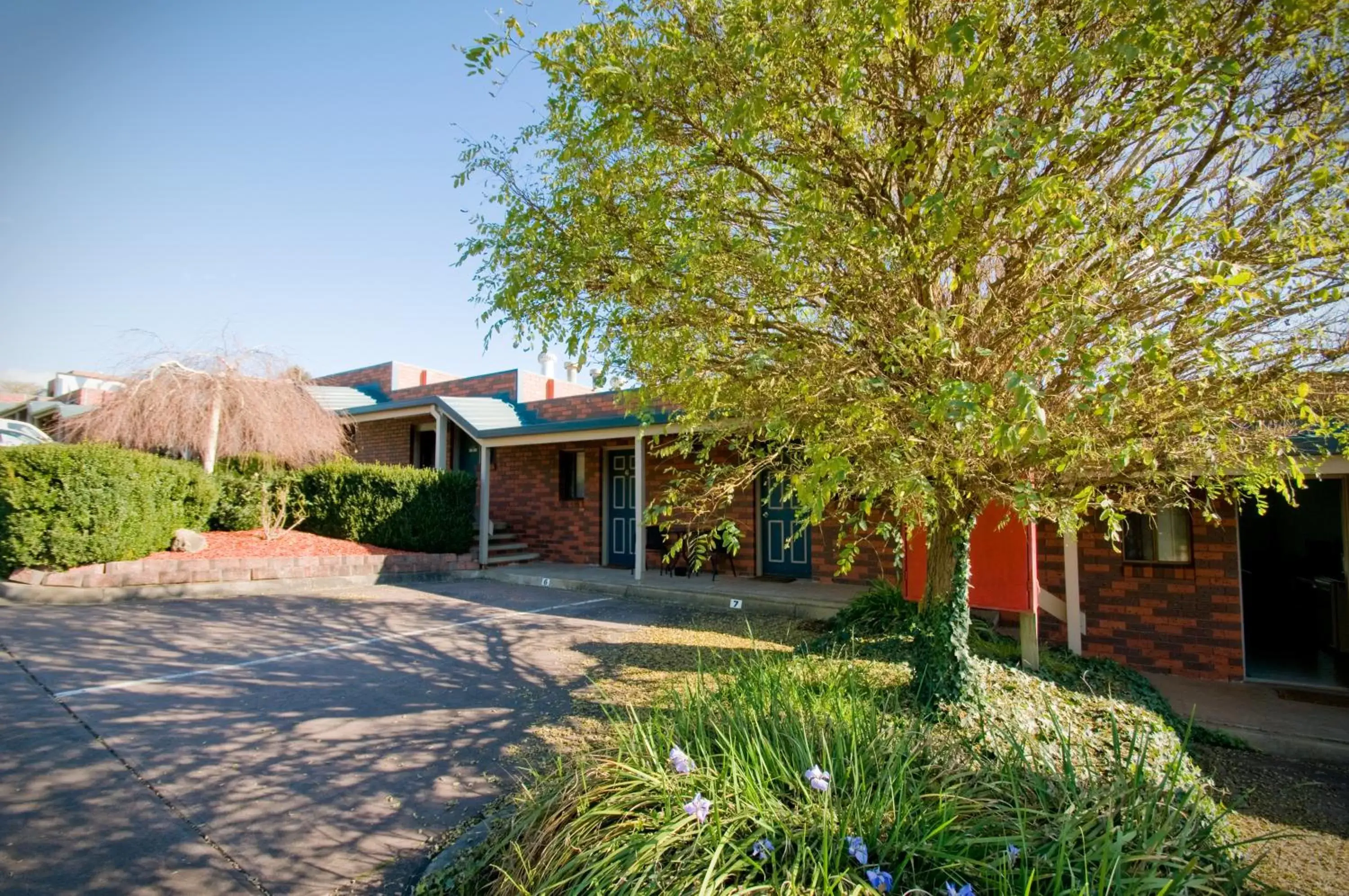 Property building in Warragul Views Motor Inn Property building in Warragul Views Motor Inn