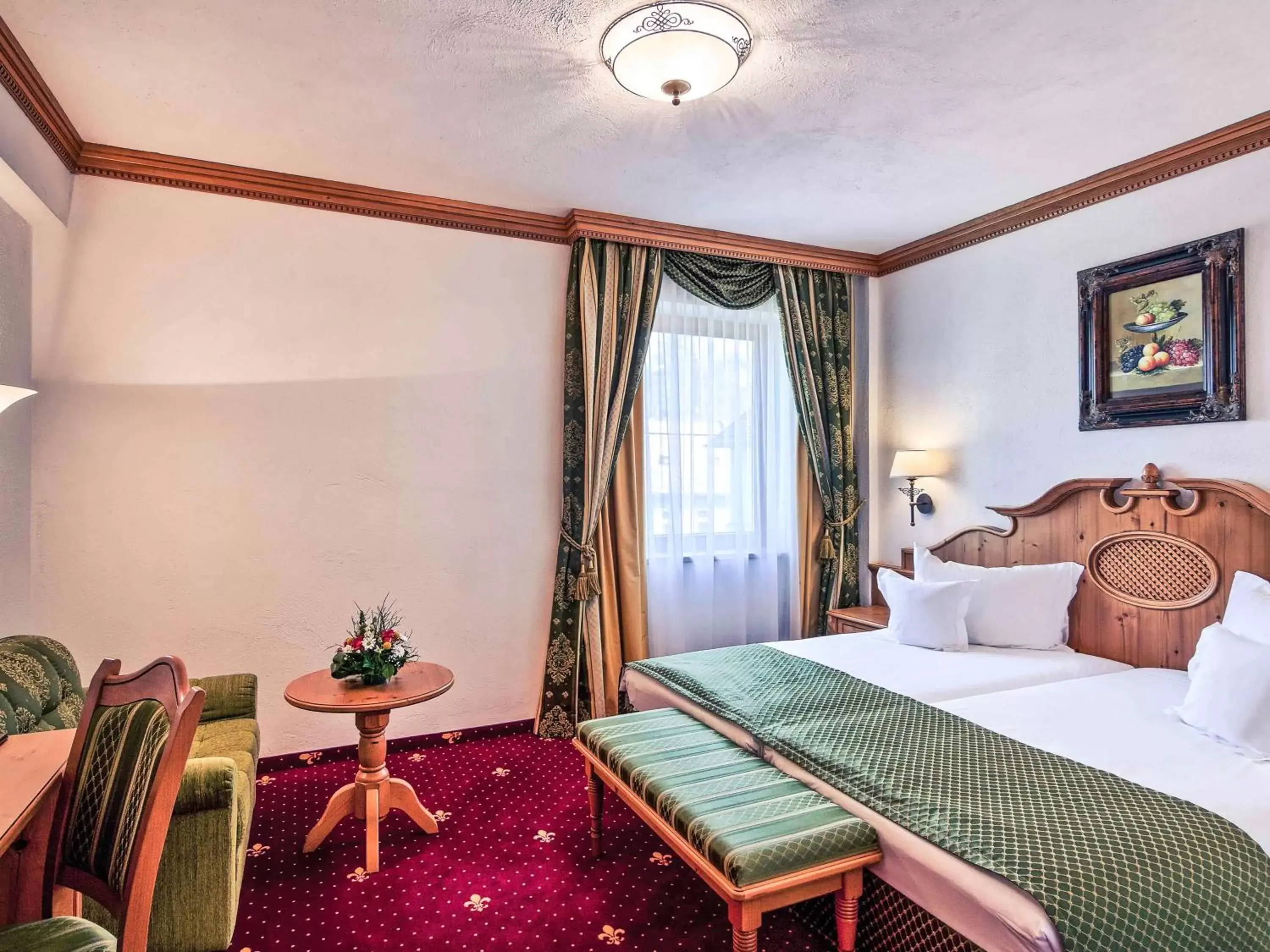 Photo of the whole room, Bed in Mercure Sighisoara Binderbubi Hotel & Spa