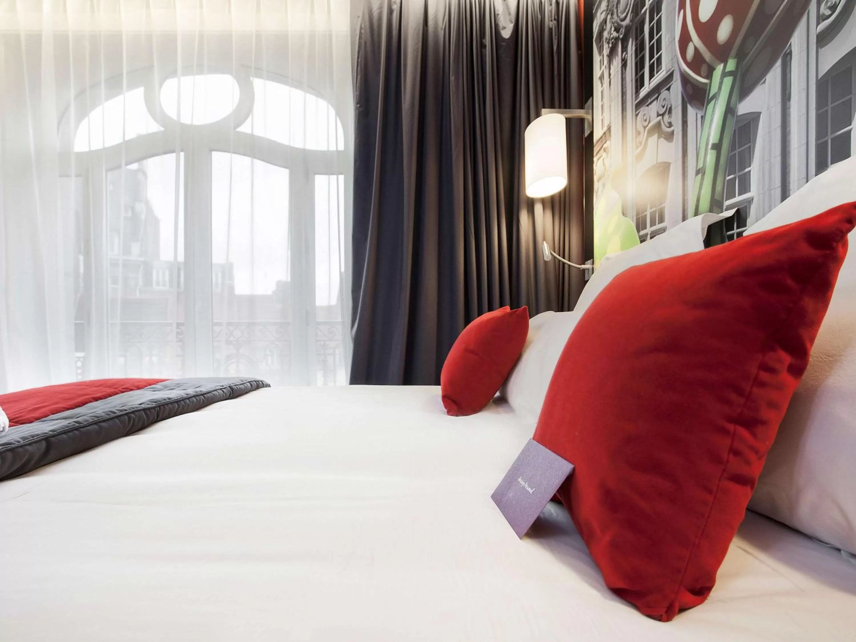 Photo of the whole room, Bed in Mercure Lille Centre Grand Place