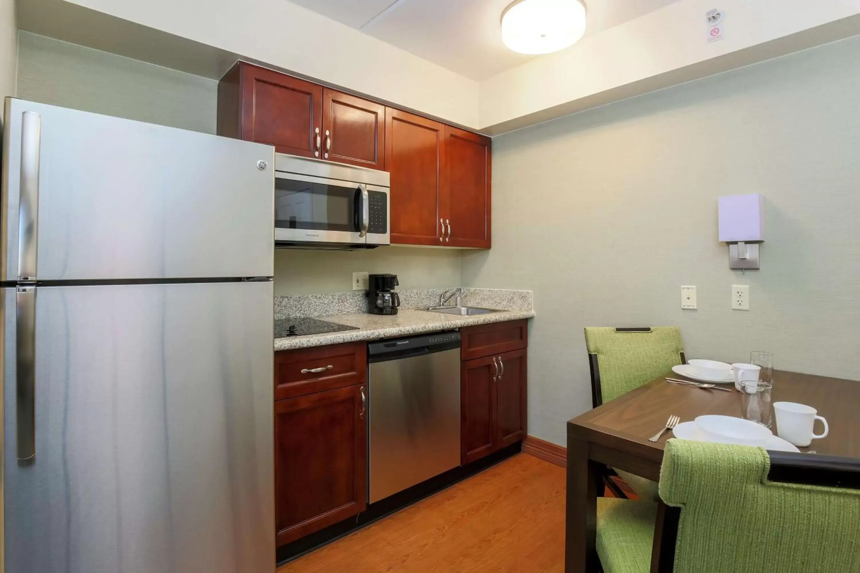 Kitchen or kitchenette, Kitchen/Kitchenette in Homewood Suites by Hilton Ft. Worth-North at Fossil Creek
