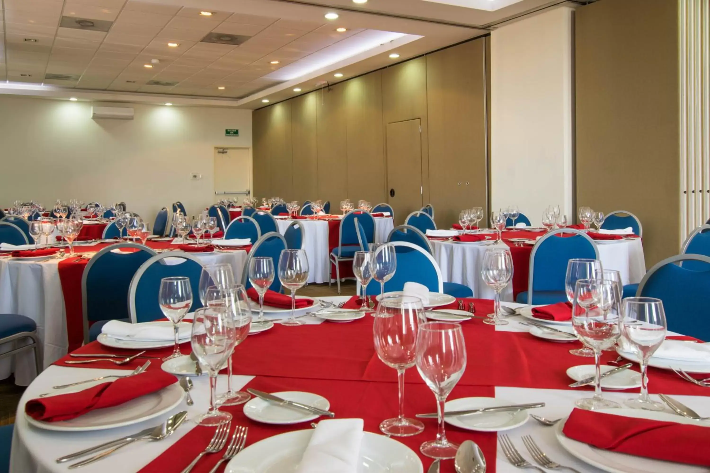 Banquet/Function facilities, Restaurant/Places to Eat in Hotel Stadium