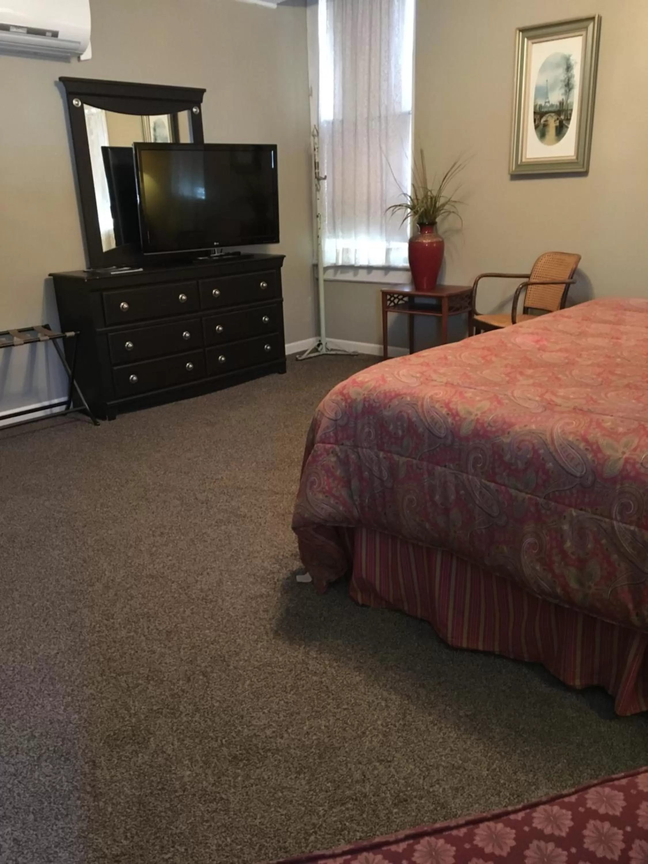 Bed in The Courtland Hotel & Spa