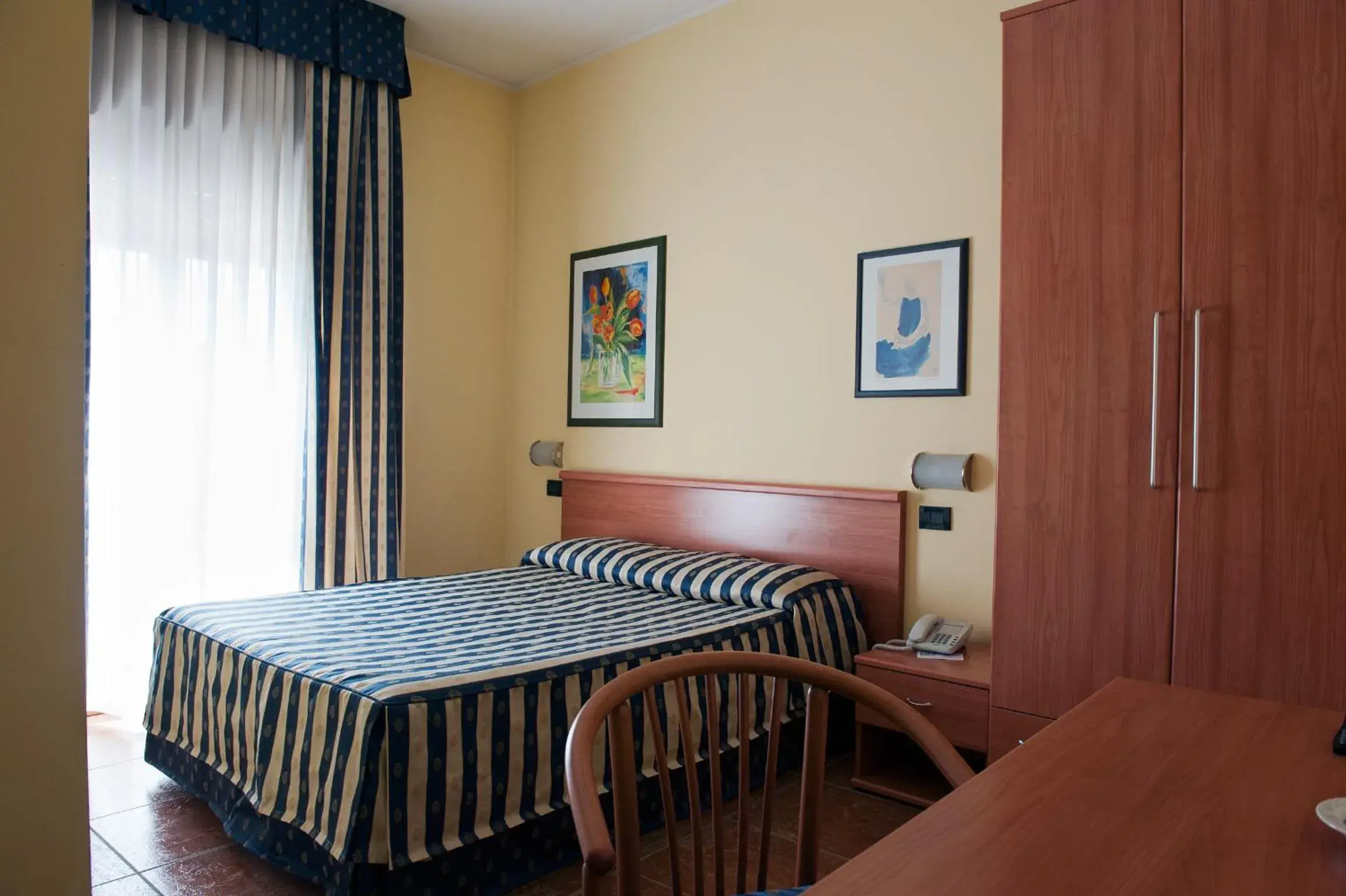 Photo of the whole room, Bed in Hotel Blue Ribbon