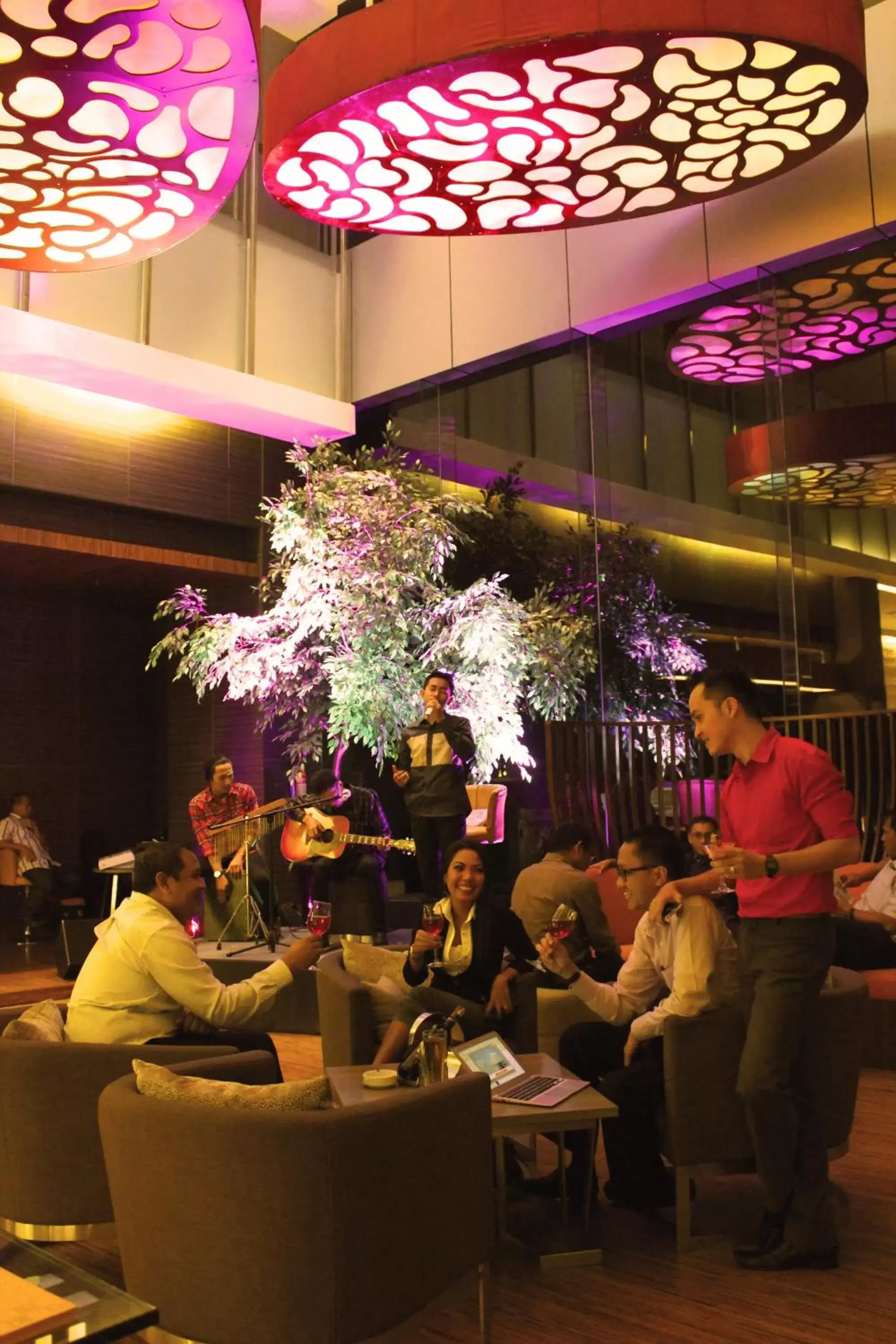 Lounge or bar in Novotel Bangka Hotel & Convention Center