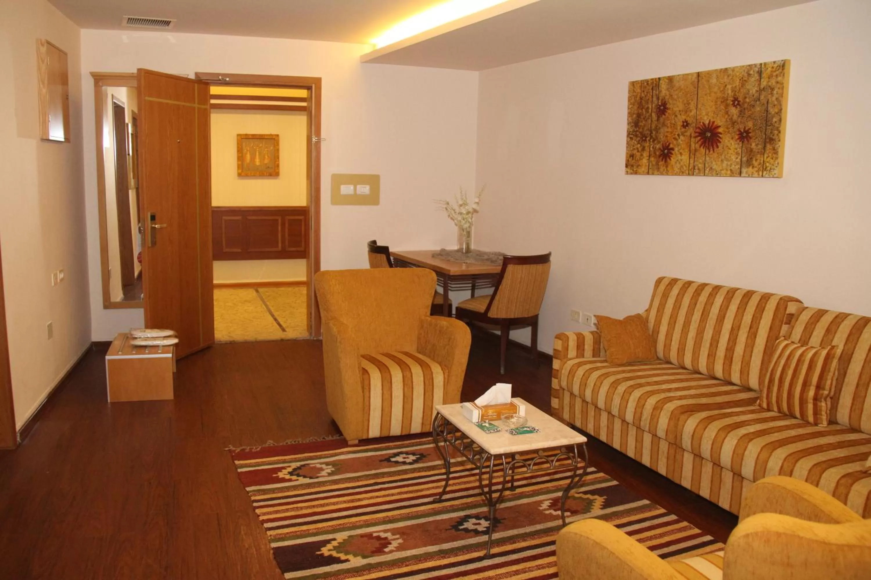 Living room, Lounge/Bar in Saleem Afandi Hotel