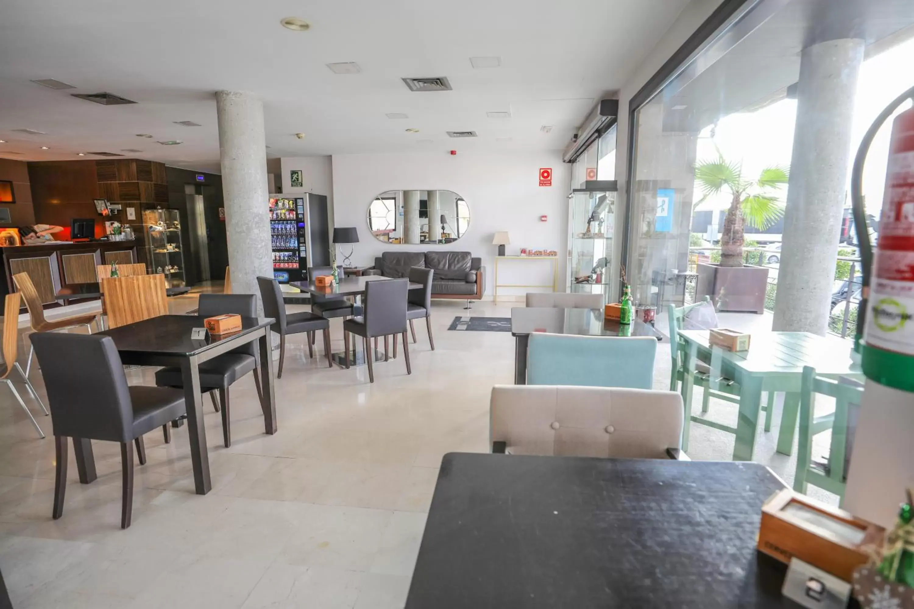 Dining area, Restaurant/Places to Eat in YIT Conquista de Granada