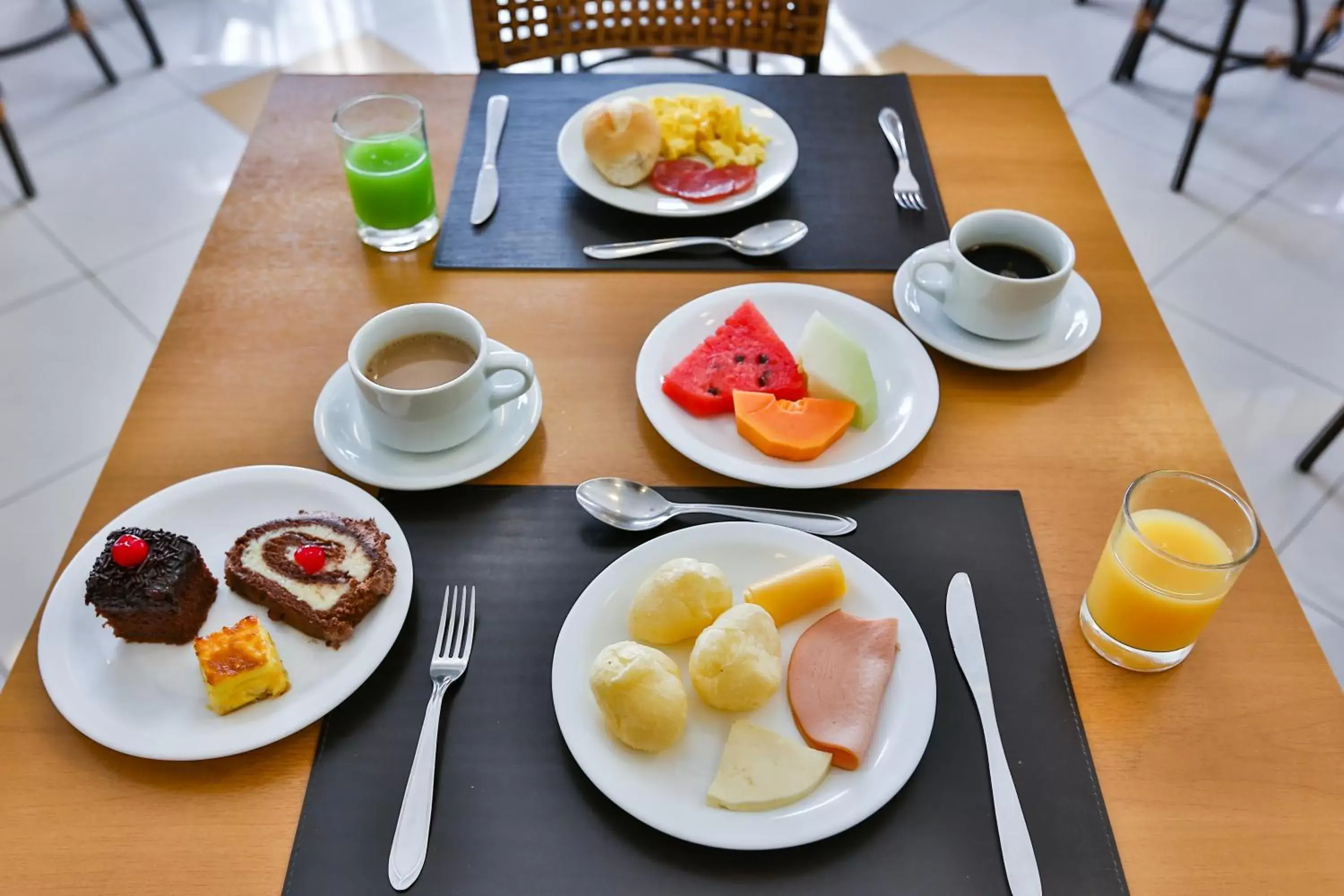 Food and drinks, Breakfast in Comfort Hotel Joinville