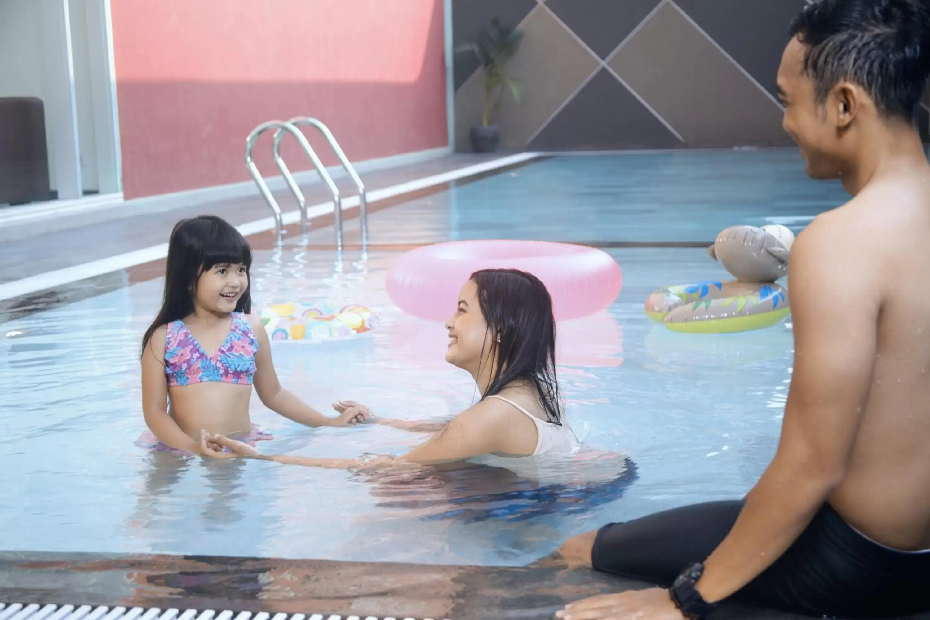 Activities, Swimming Pool in favehotel Rungkut Surabaya