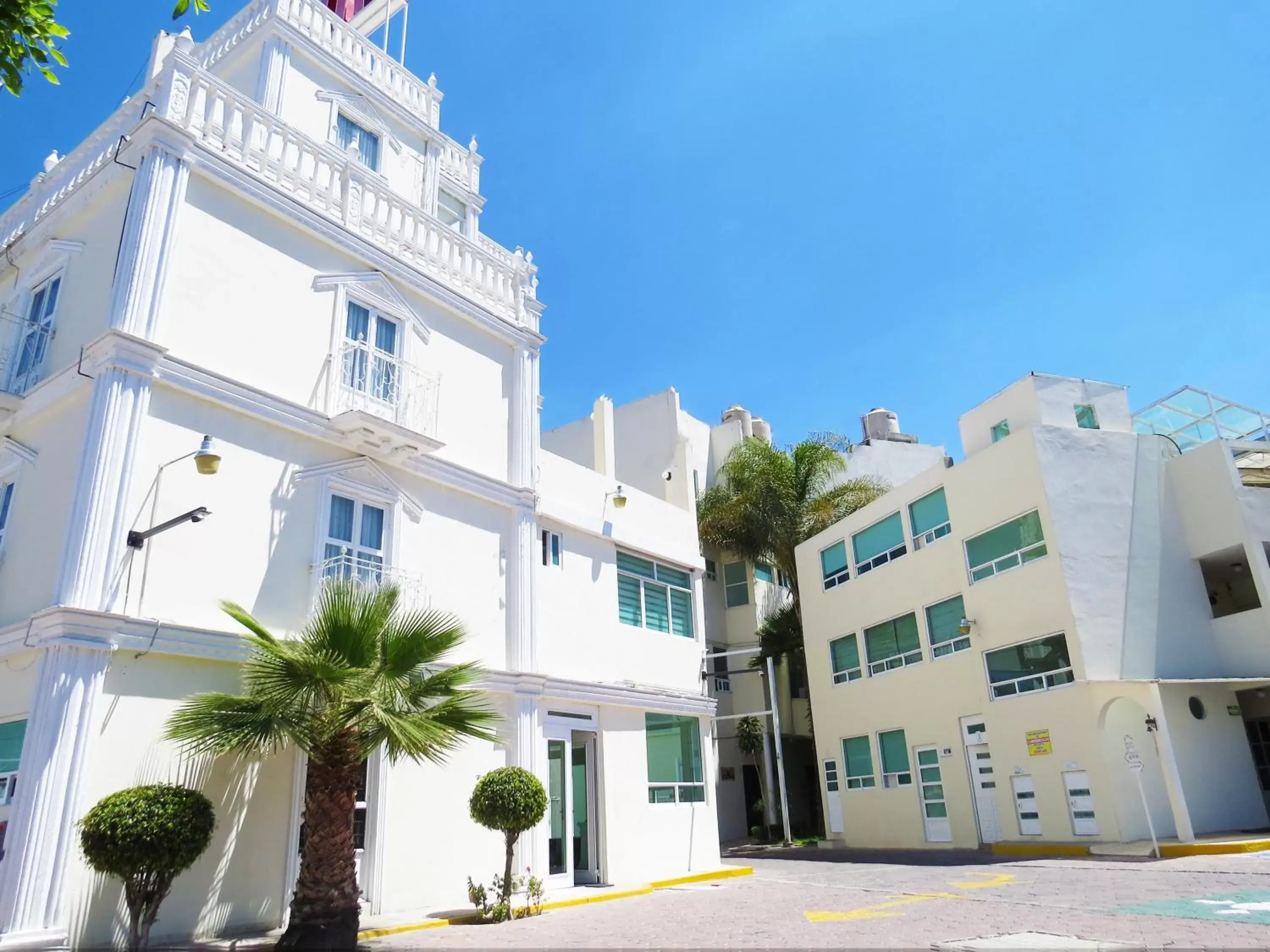 Property building in Hotel Royal Puebla Property building in Hotel Royal Puebla