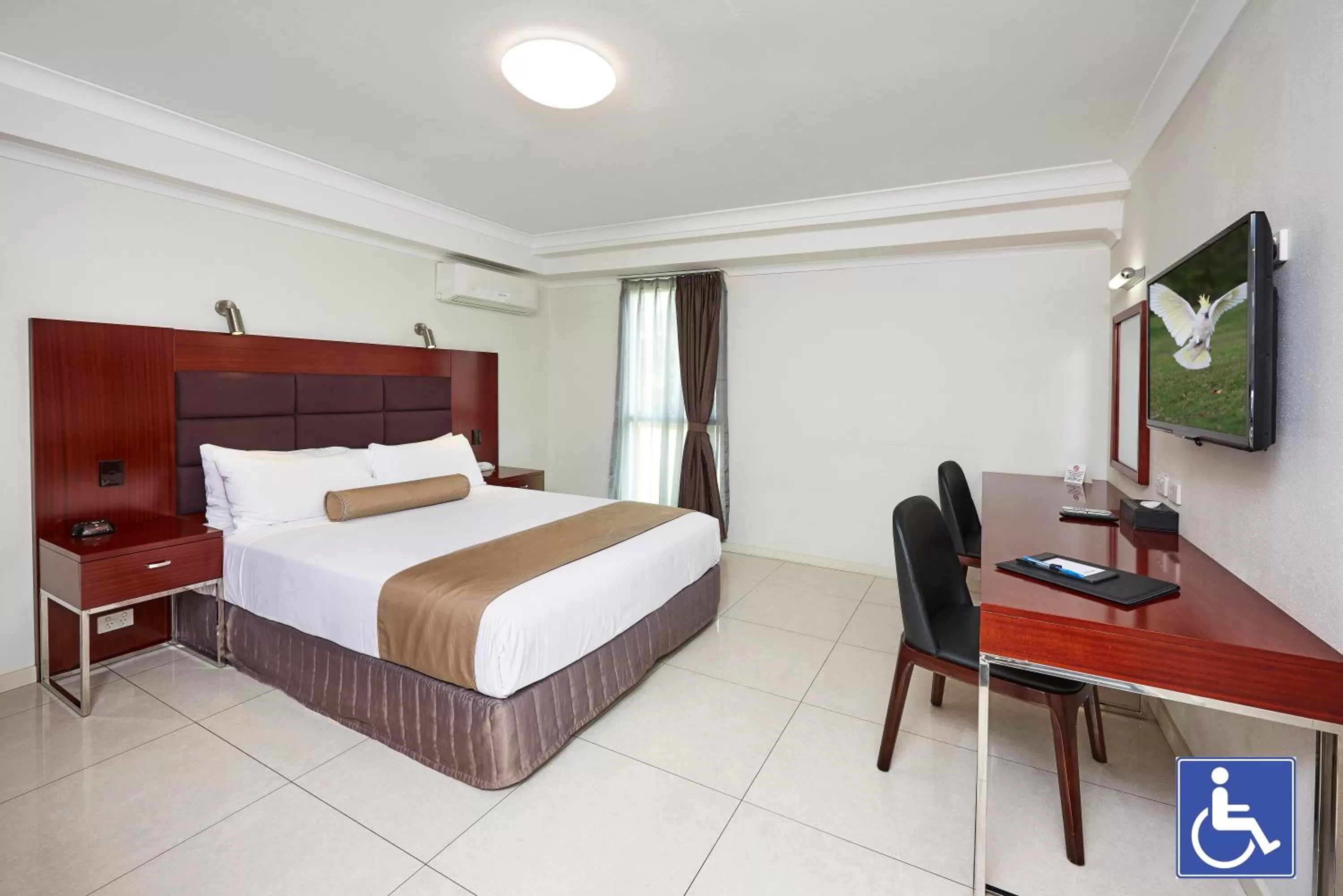 Deluxe Queen Room with Disability Access in Best Western Casula Motor Inn