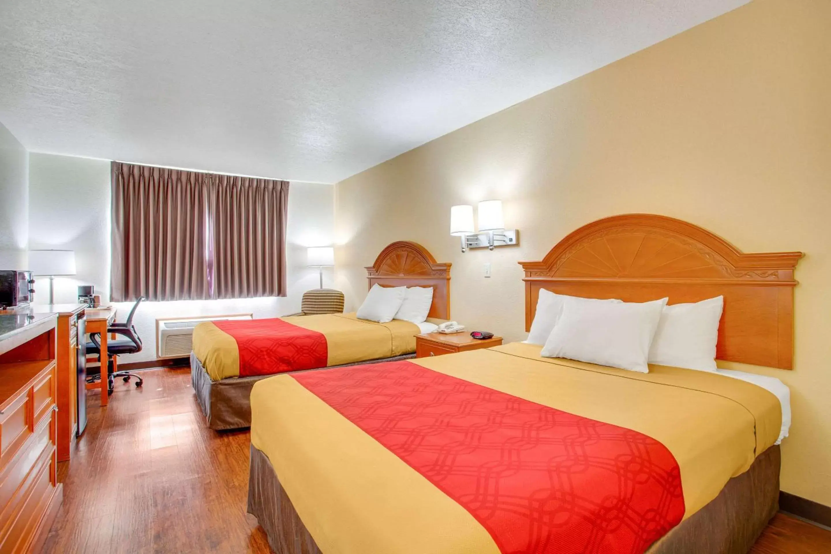 Queen Room with Two Queen Beds - Non-Smoking in Econo Loge Inn & Suites Albuquerque East I-40 Eubank Exit