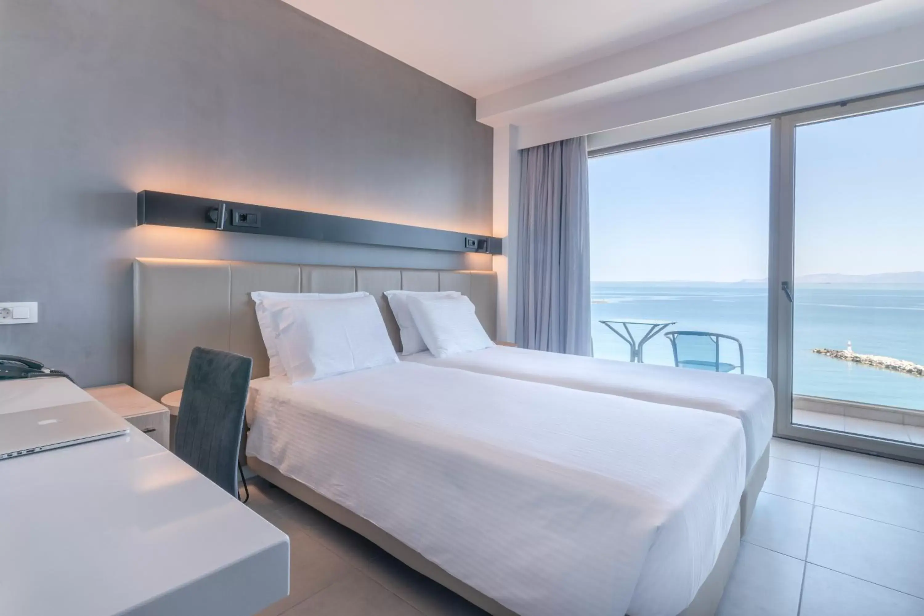 Sea view, Bed in Avra Hotel