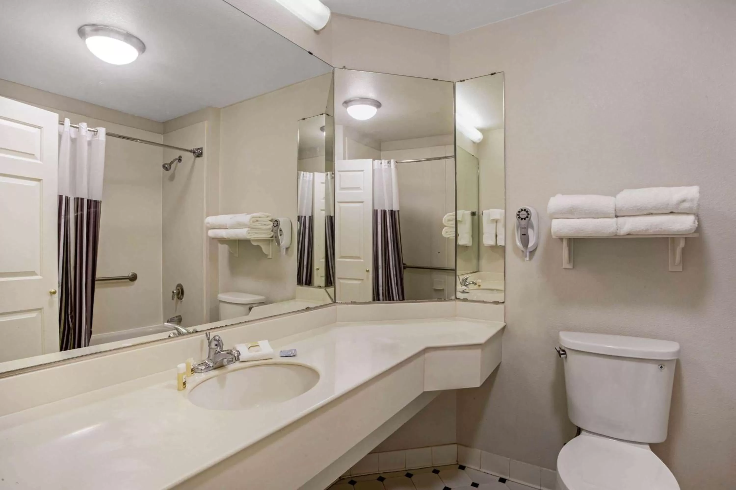 Bathroom in La Quinta by Wyndham Winston-Salem