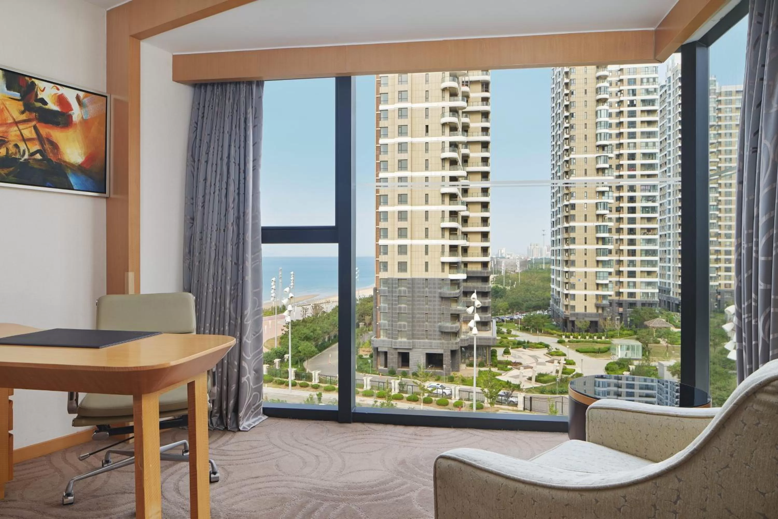 Photo of the whole room in Sheraton Yantai Golden Beach Resort