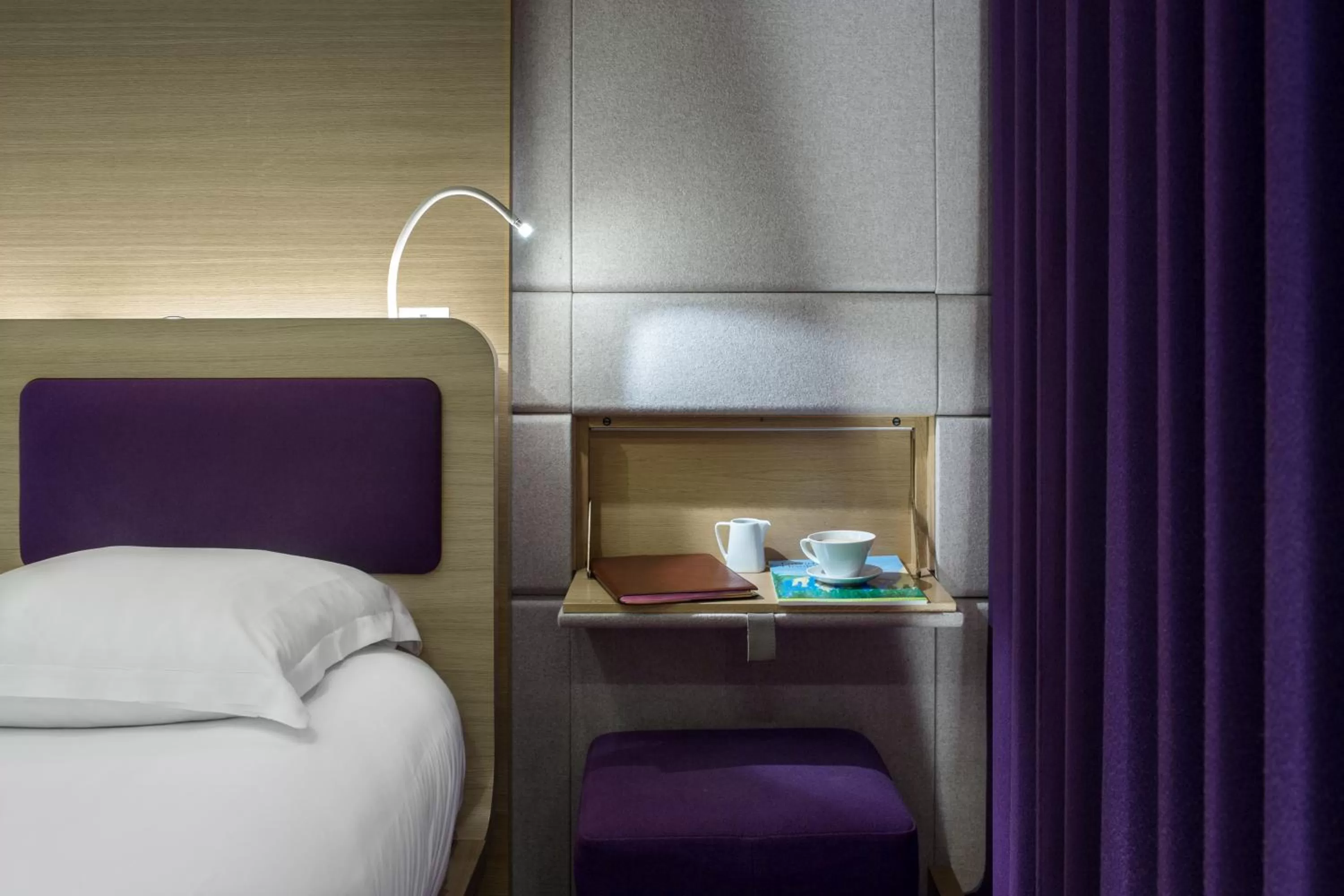 Photo of the whole room, Bed in Hôtel Odyssey