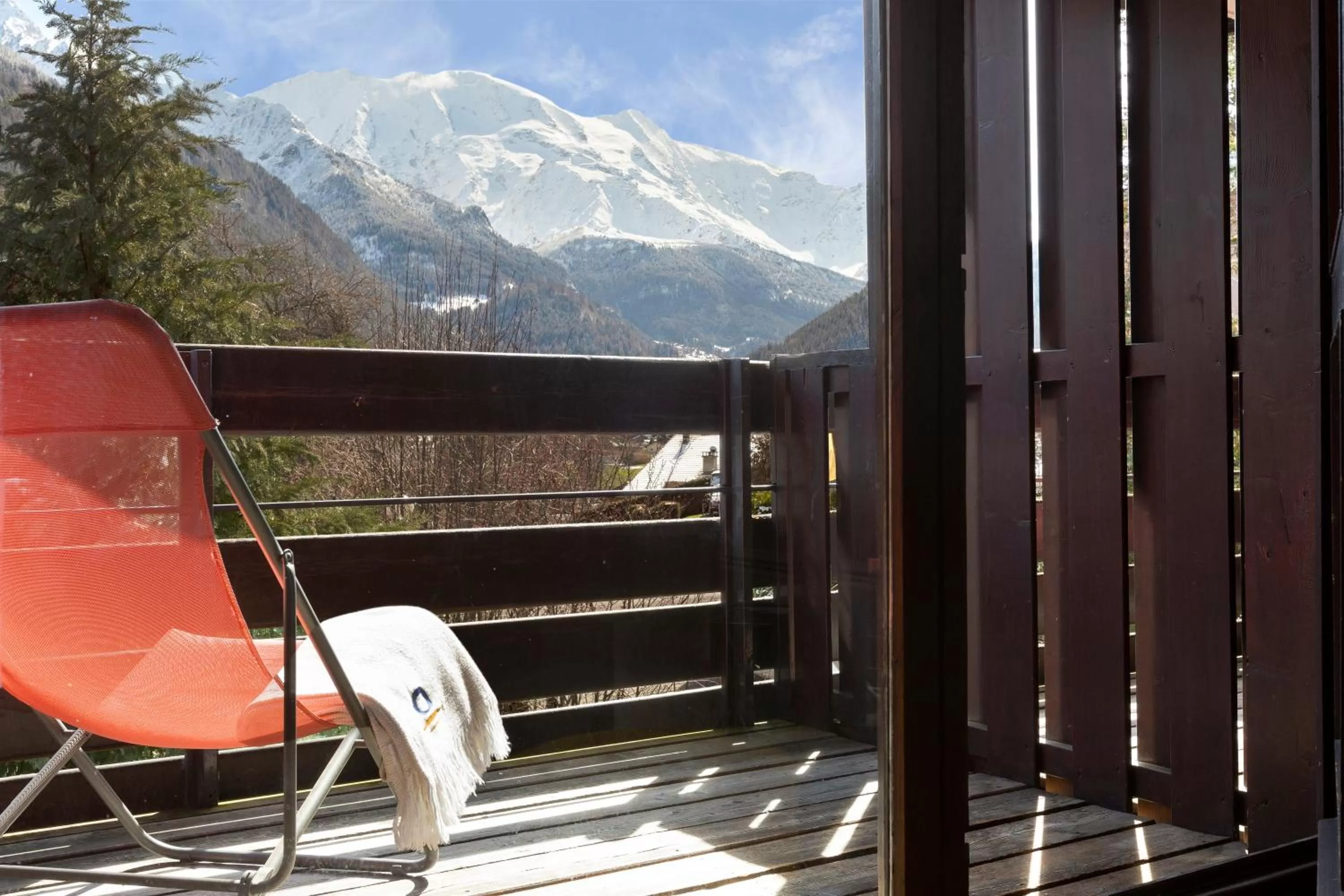 Balcony/Terrace in SOWELL HOTELS Mont Blanc et SPA