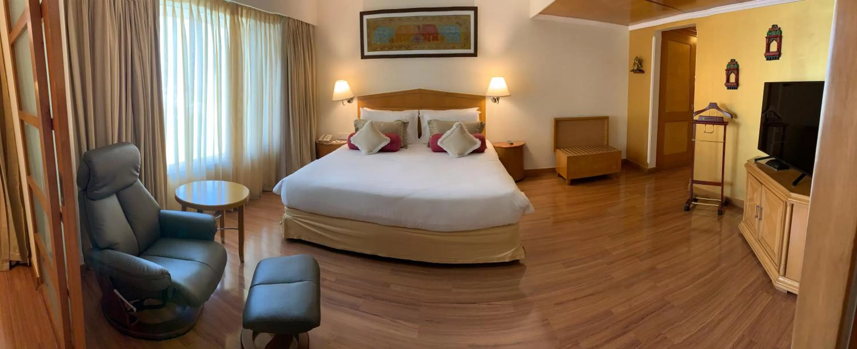 Bed in Vivanta Vadodara