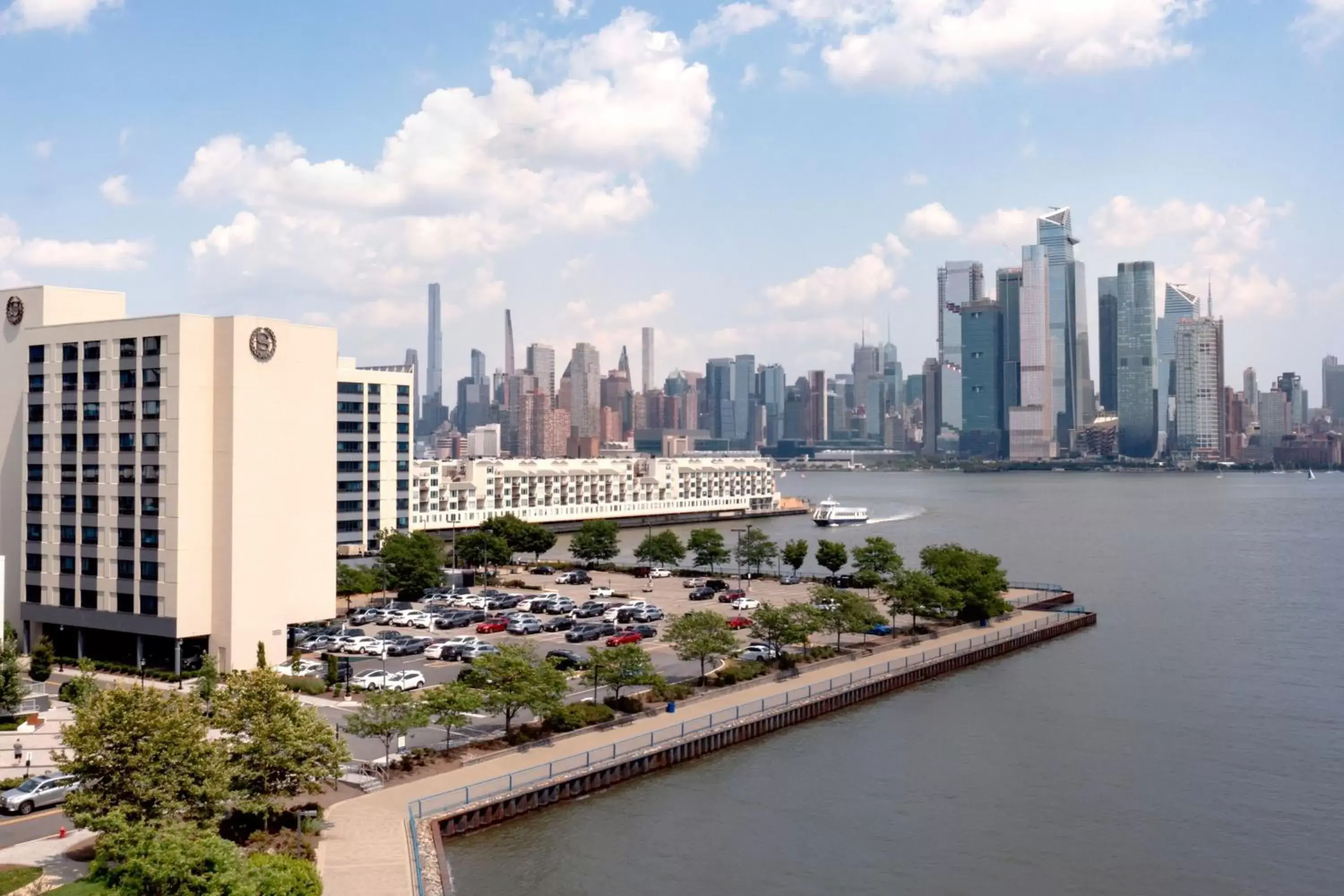 Property building in Sheraton Lincoln Harbor Hotel