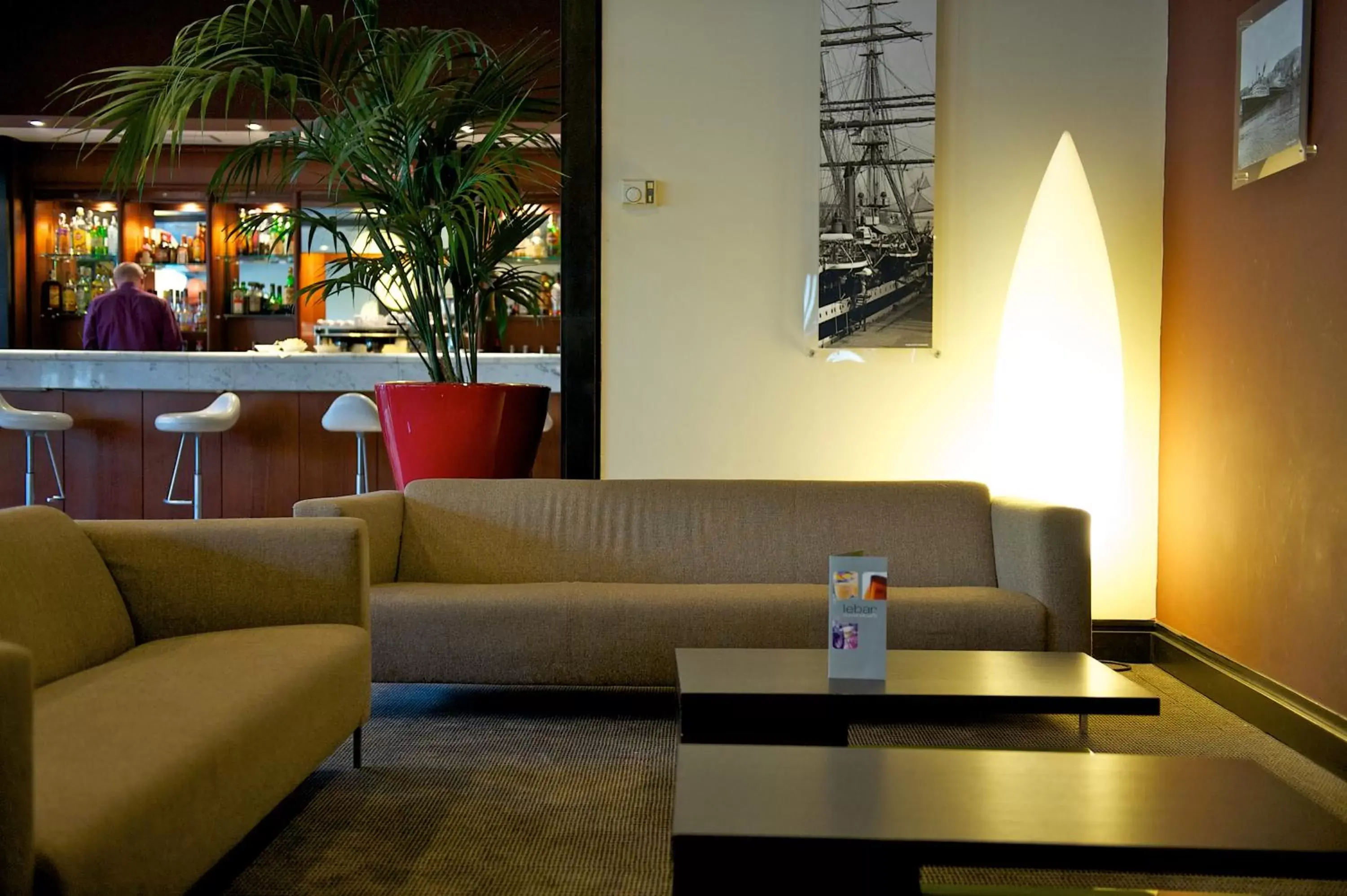 Lounge or bar, Seating Area in Hotel Novotel Genova City