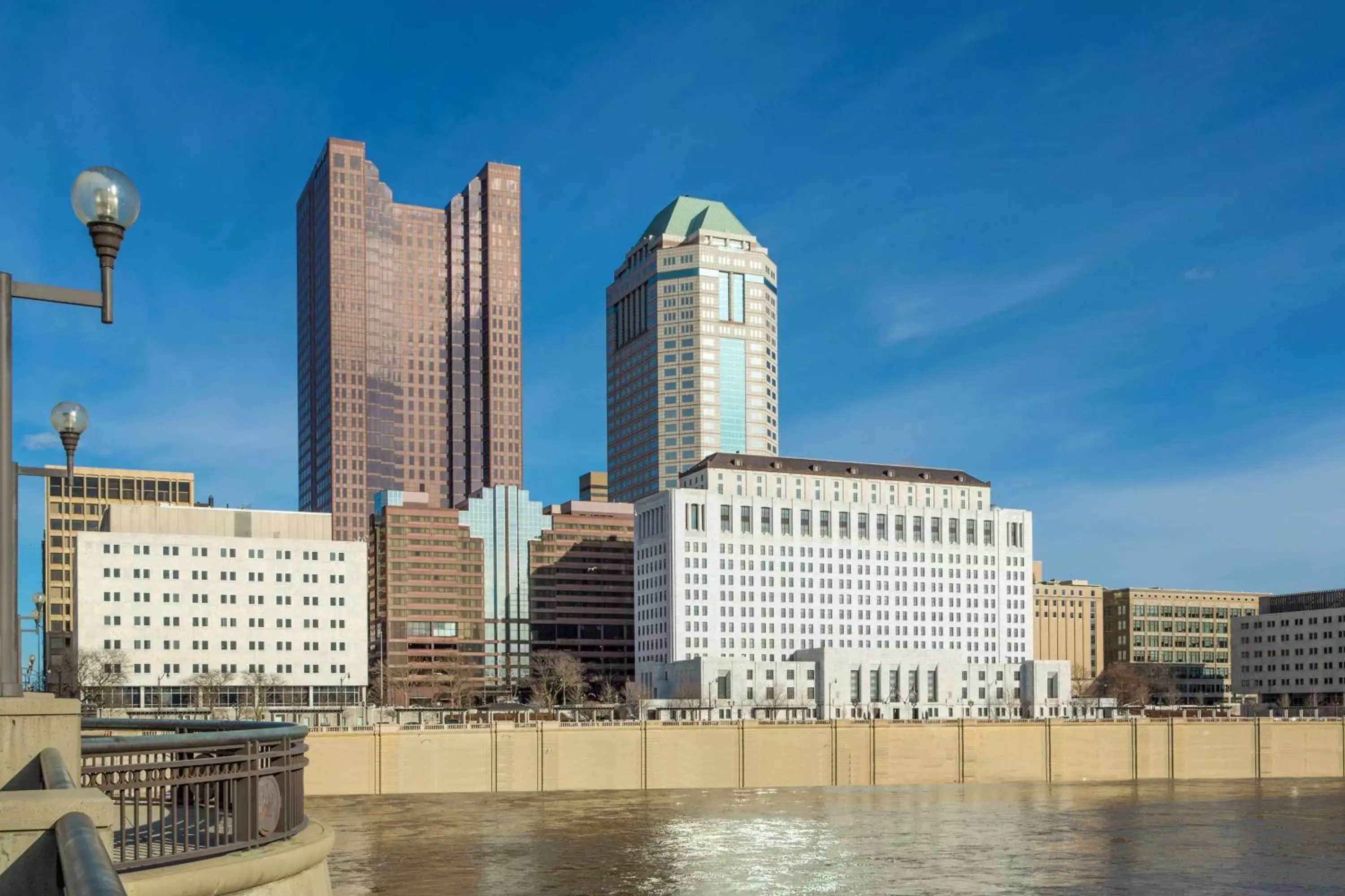 Property building in DoubleTree Suites by Hilton Hotel Columbus Downtown