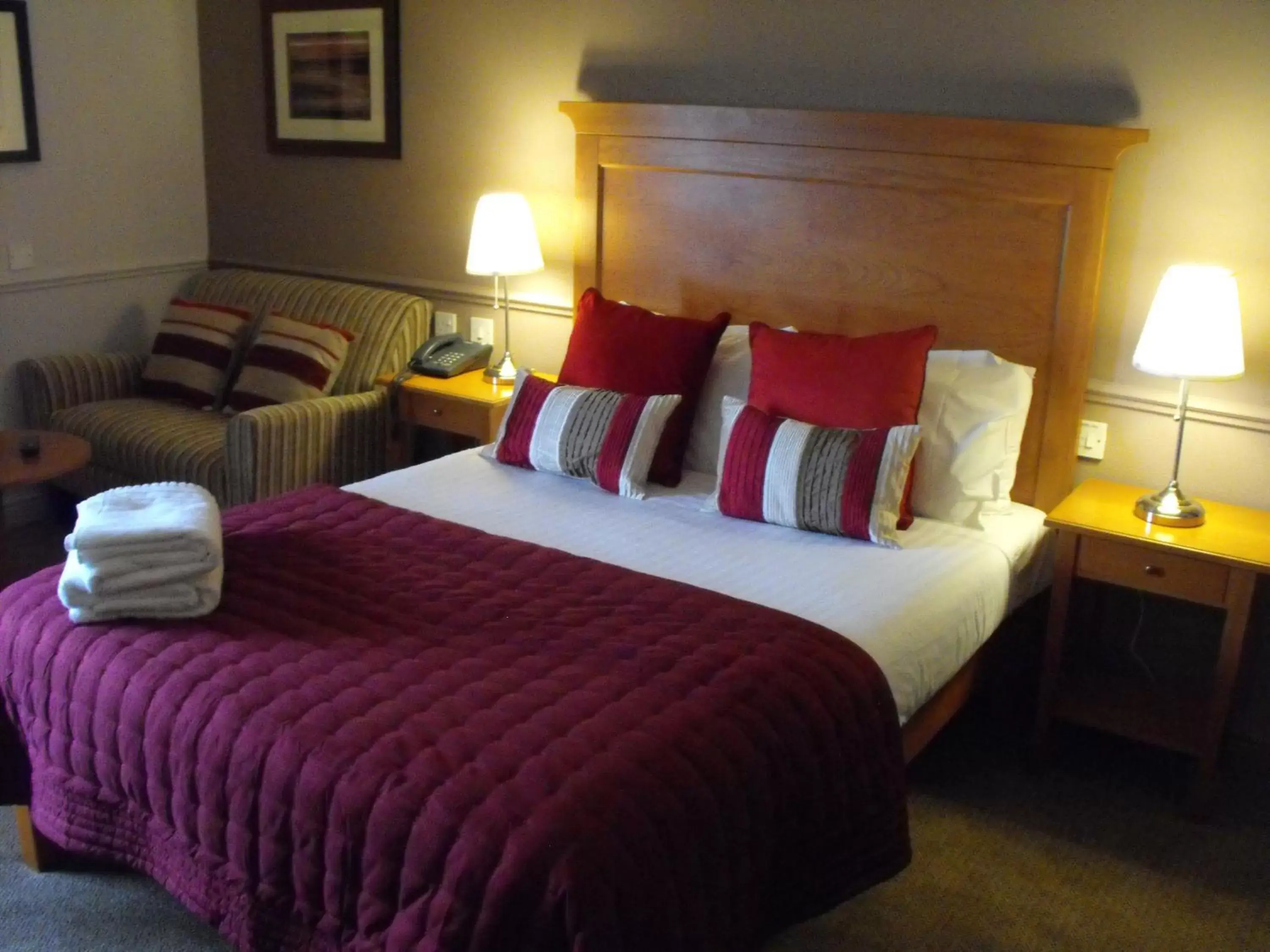 Bed in Gomersal Park Hotel & Dream Spa