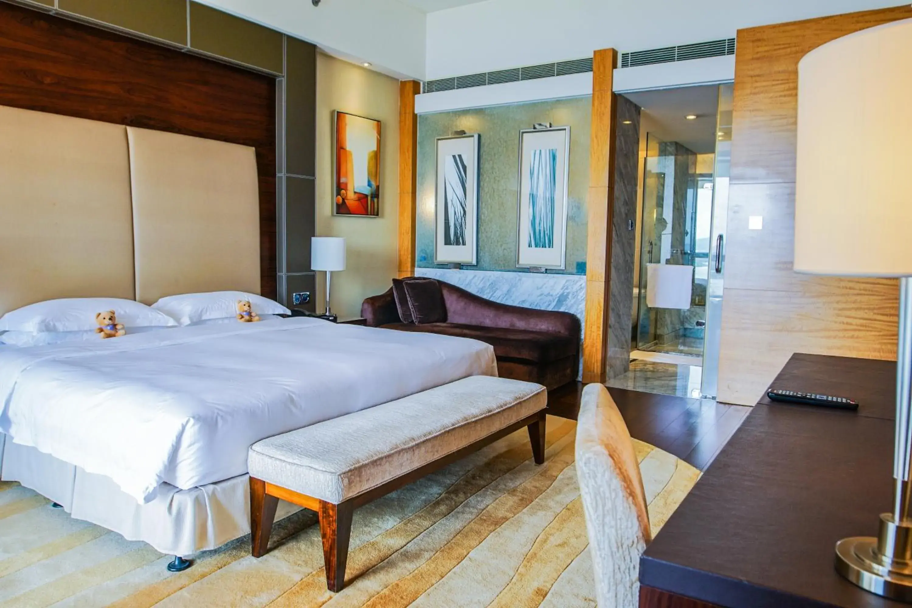 Bedroom, Bed in Hyatt Regency Dongguan Bedroom, Bed in Hyatt Regency Dongguan