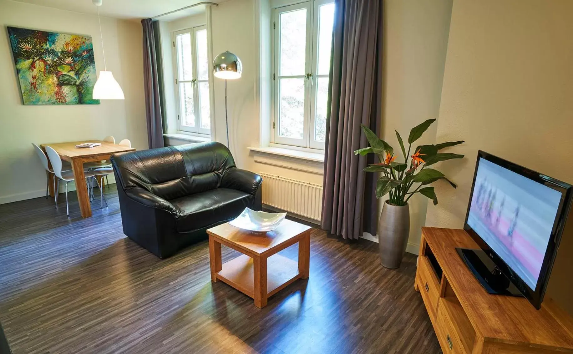 Kitchen or kitchenette, Seating Area in Amrâth Hotel Media Park Hilversum