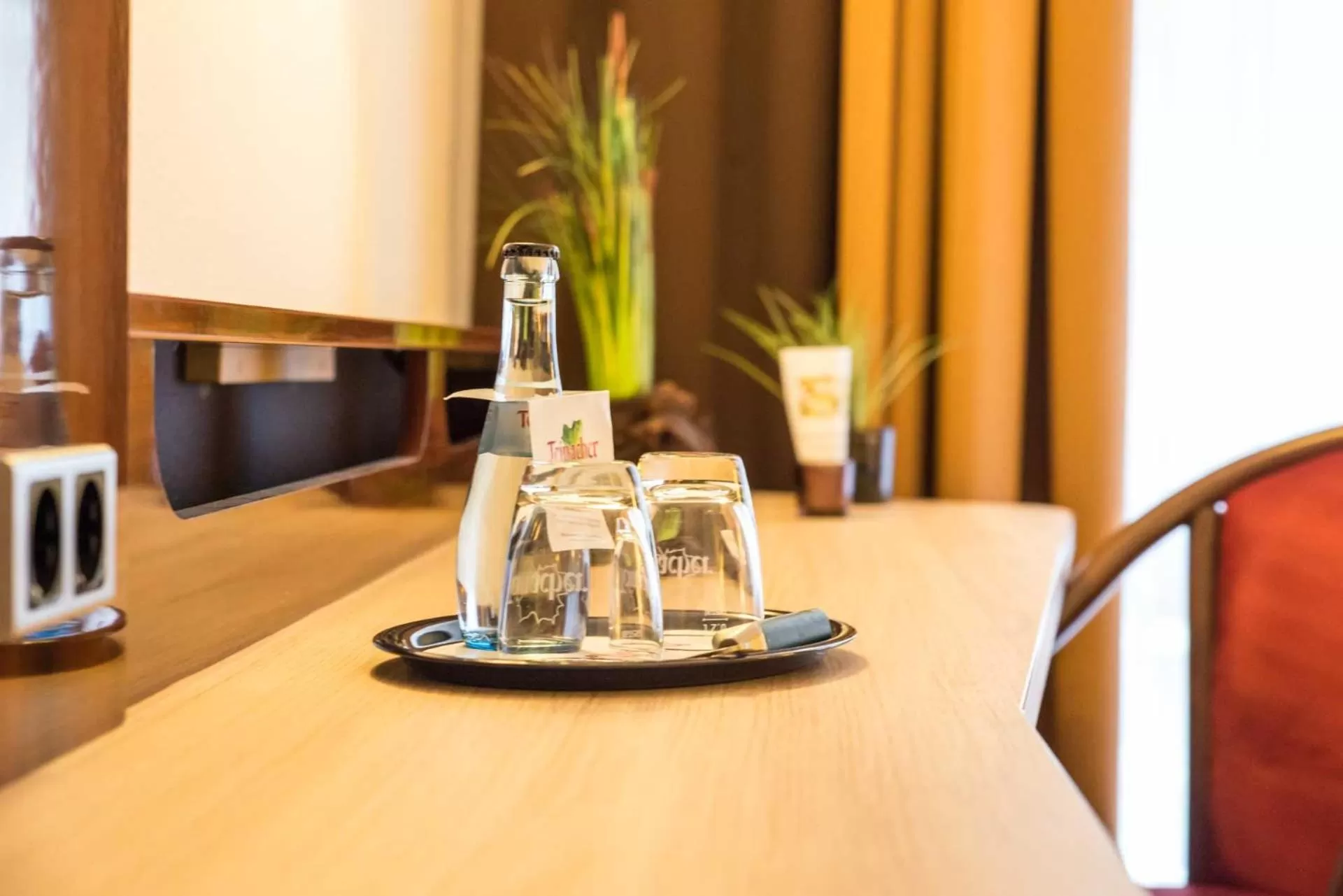 Photo of the whole room, TV/Entertainment Center in Landhotel Steiner