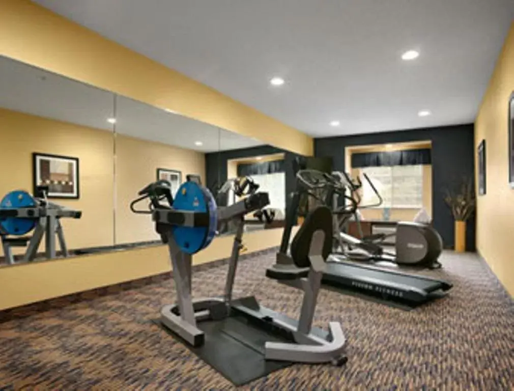 Fitness centre/facilities in Microtel Inn & Suites Chili/Rochester Fitness centre/facilities in Microtel Inn & Suites Chili/Rochester