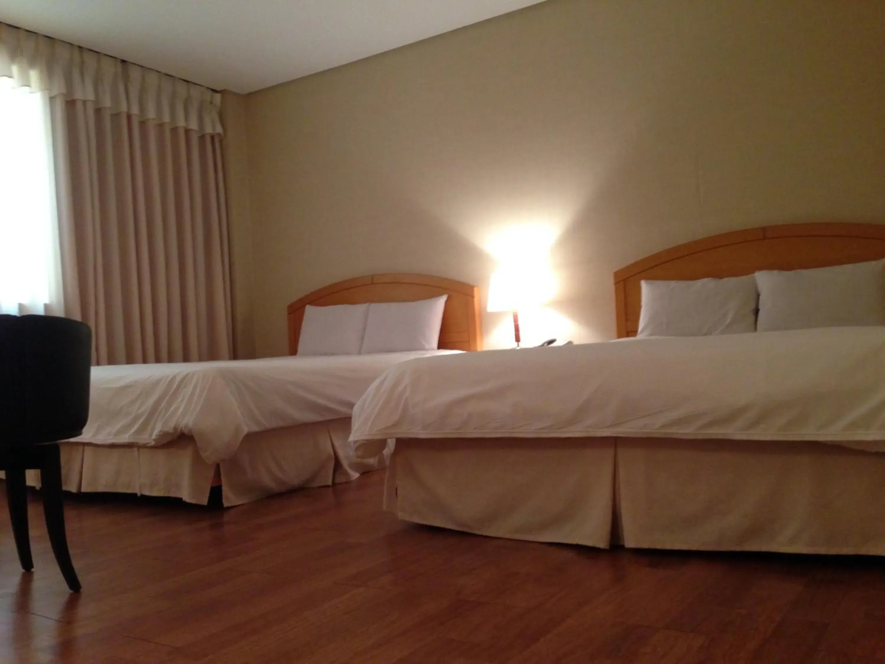 Bedroom, Bed in Hotel Daedong