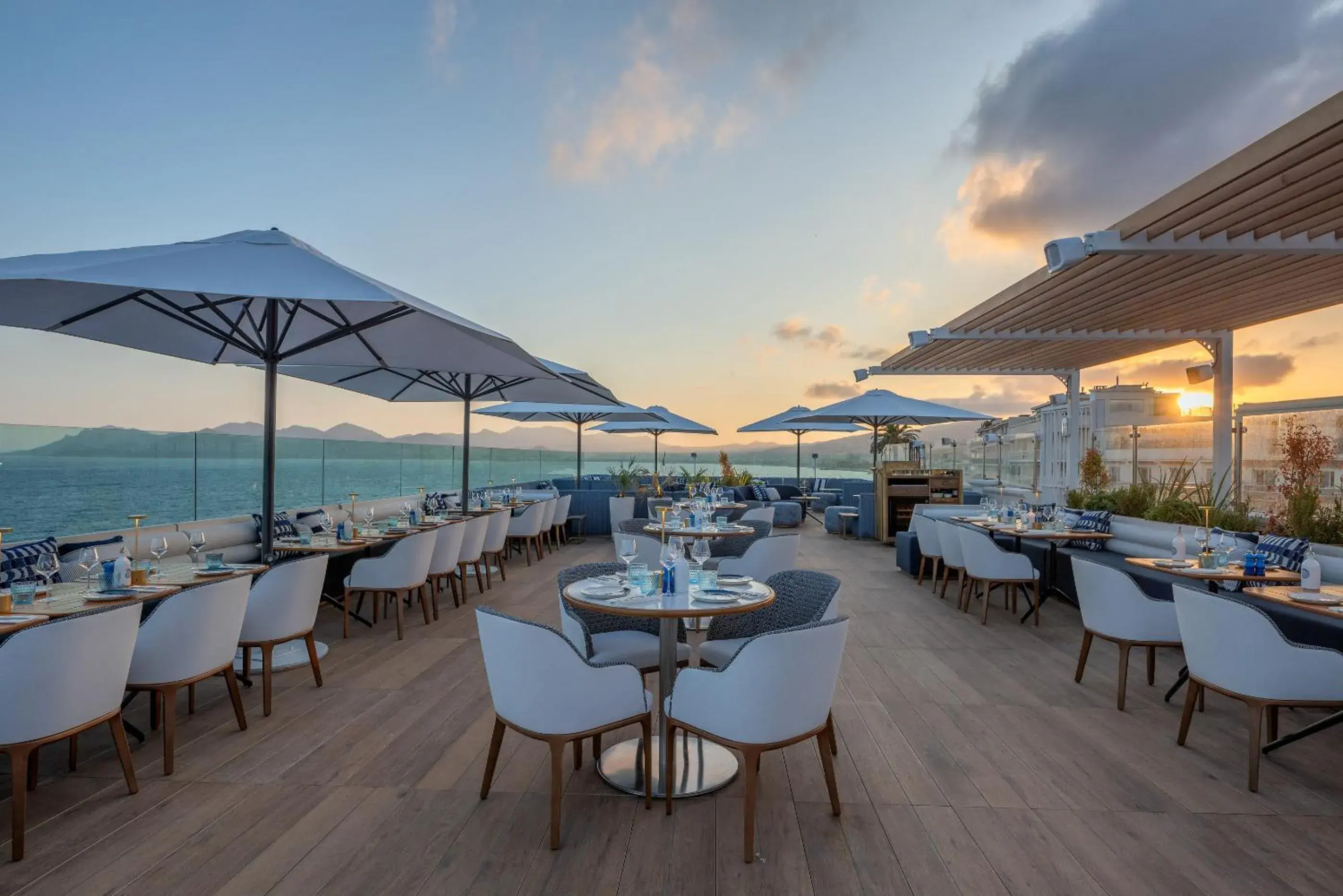 Restaurant/Places to Eat in Canopy by Hilton Cannes