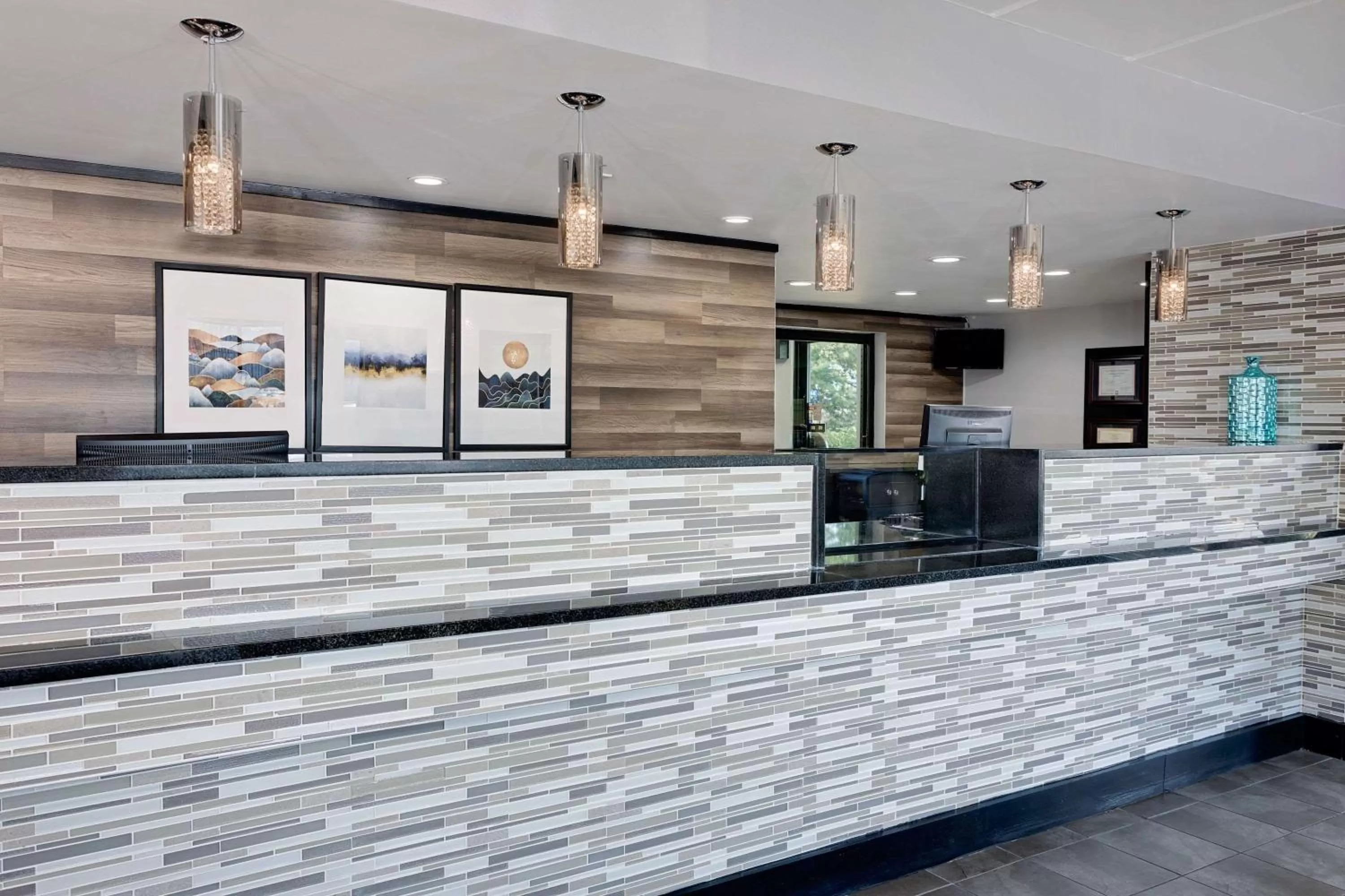 Lobby or reception in Travelodge by Wyndham College Park