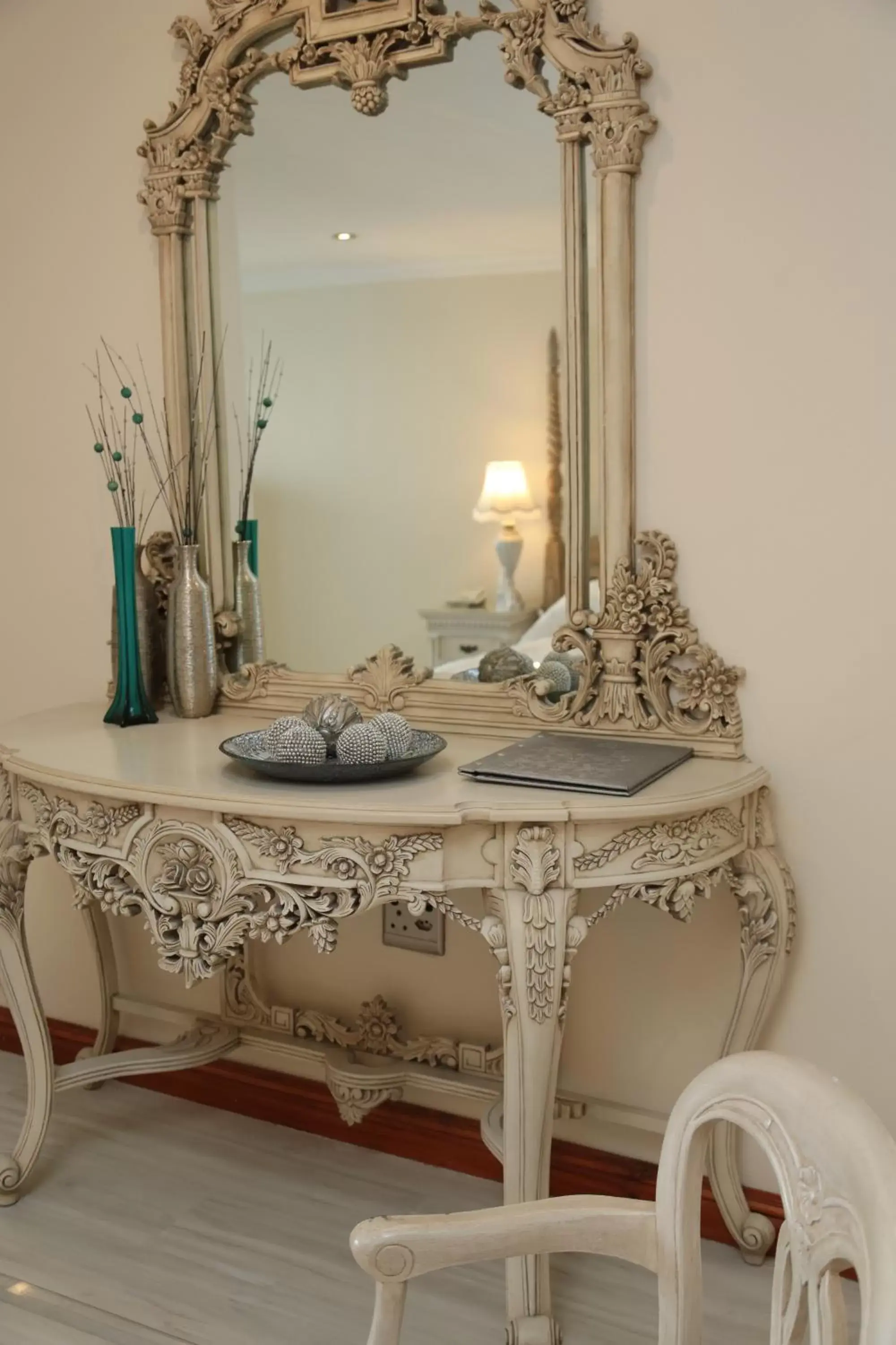 Decorative detail, Dining Area in Misty Waves Boutique Hotel