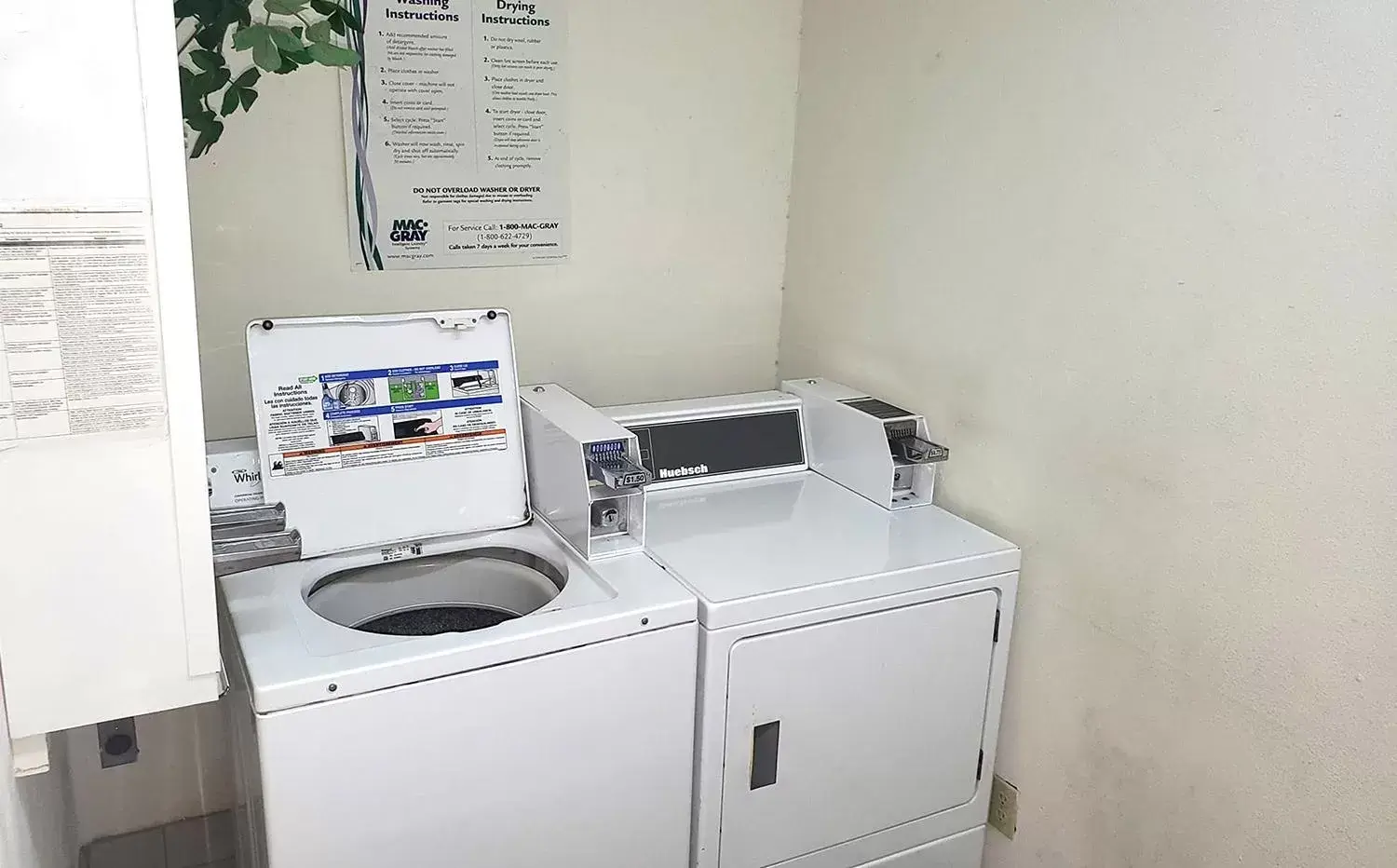 laundry in Coratel Inn & Suites by Jasper New Braunfels IH-35 EXT 189