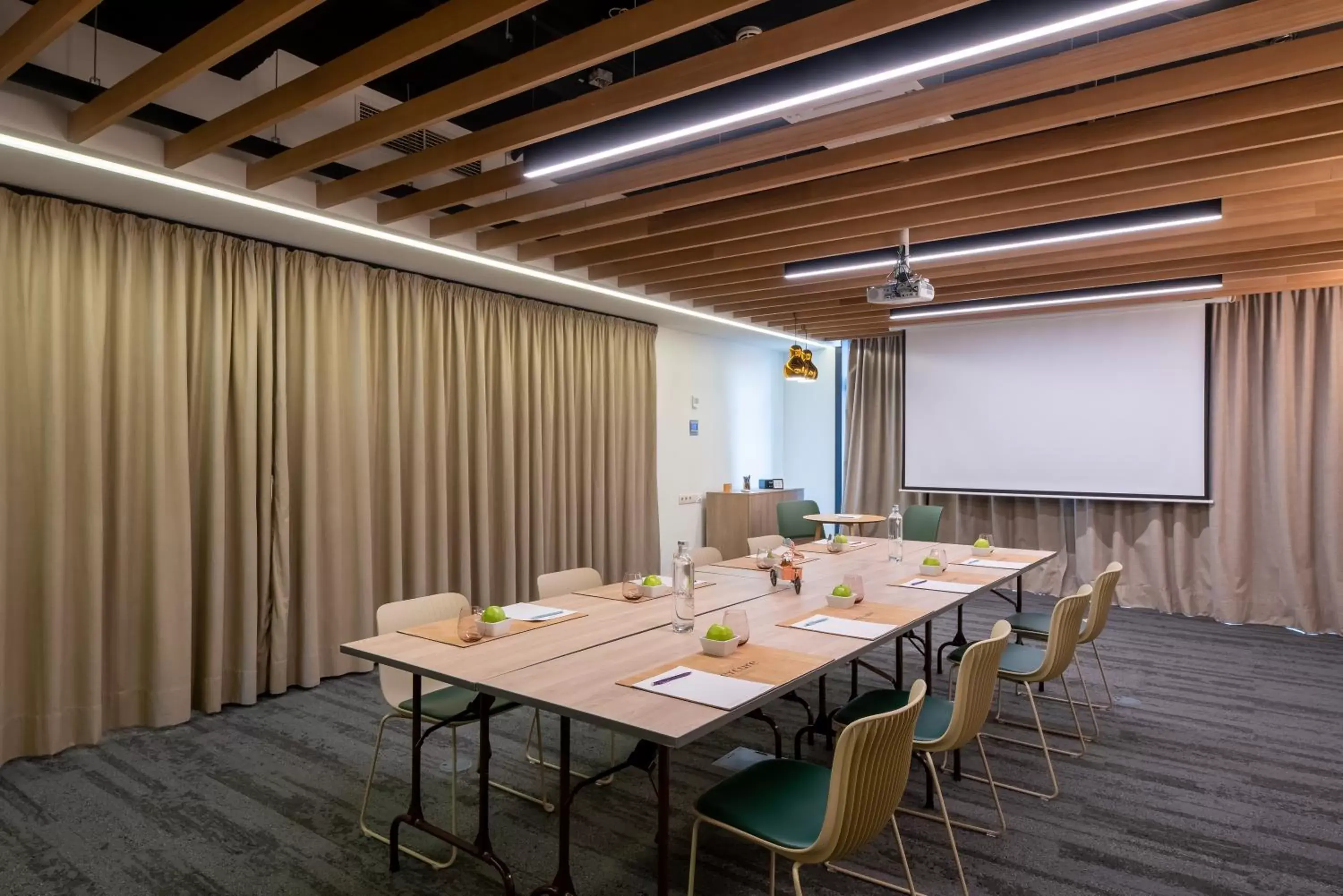 Meeting/conference room in Mercure Porto Centro Santa Catarina