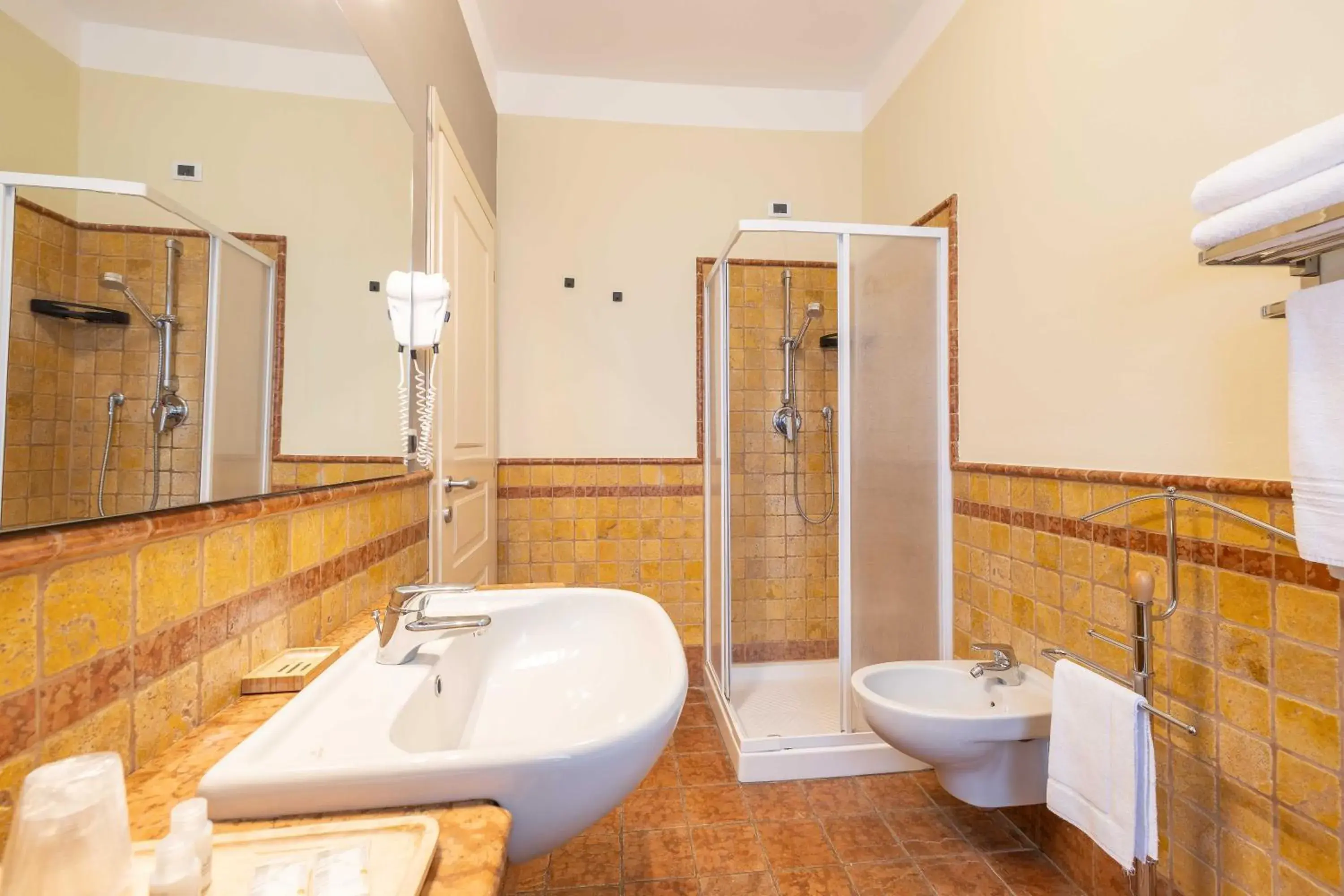 Shower, Bathroom in Hotel La Fert