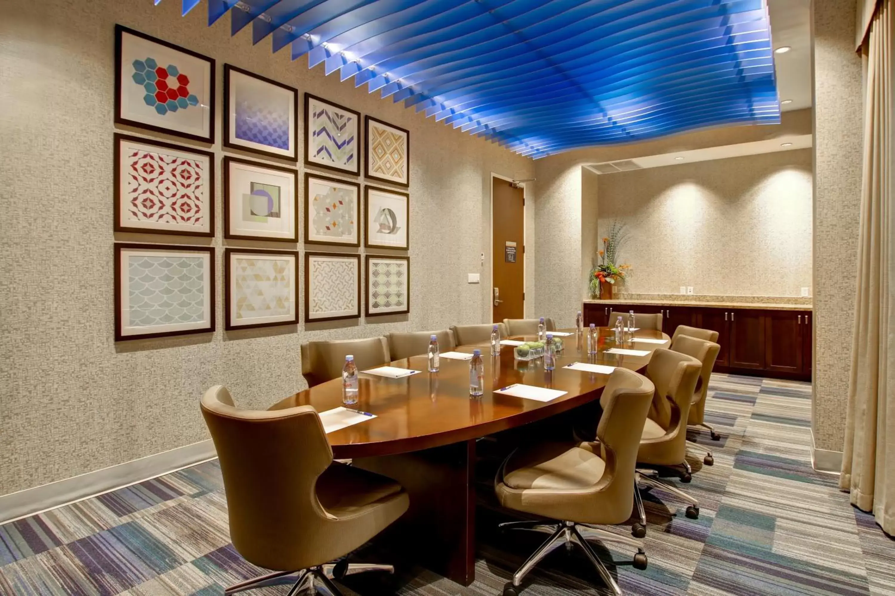 Meeting/conference room in Holiday Inn Express Hotel & Suites Toronto - Markham, an IHG Hotel